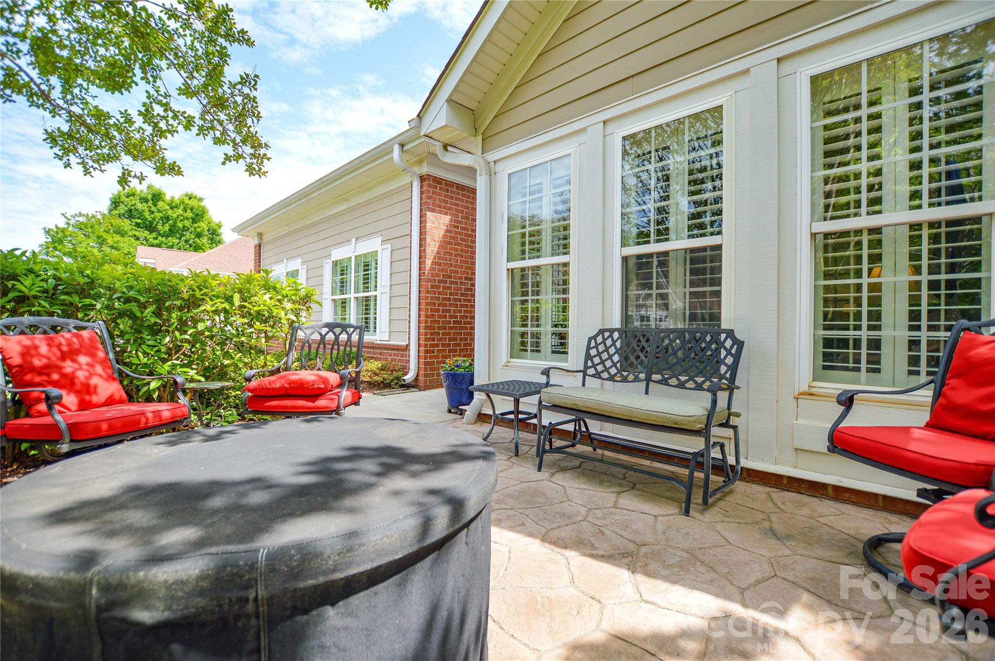 2249 N Castle Court — Matthews