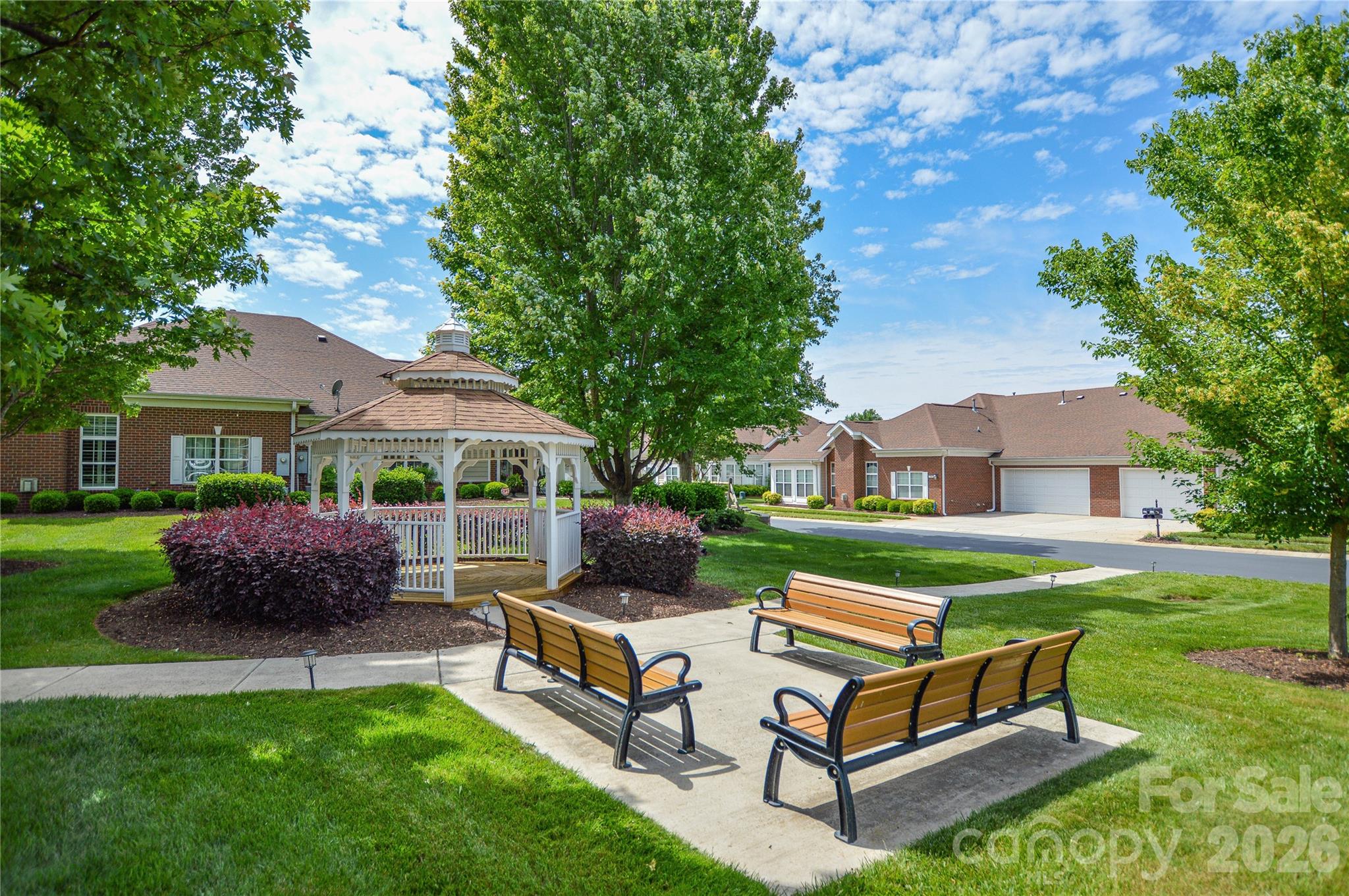 2249 N Castle Court — Matthews