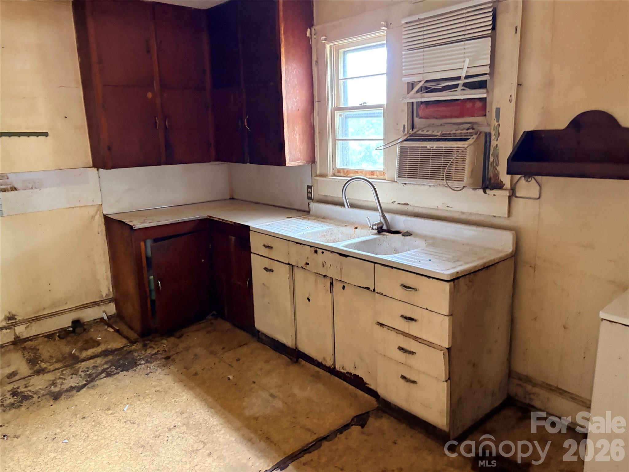 1286 Elmwood Avenue — Lancaster