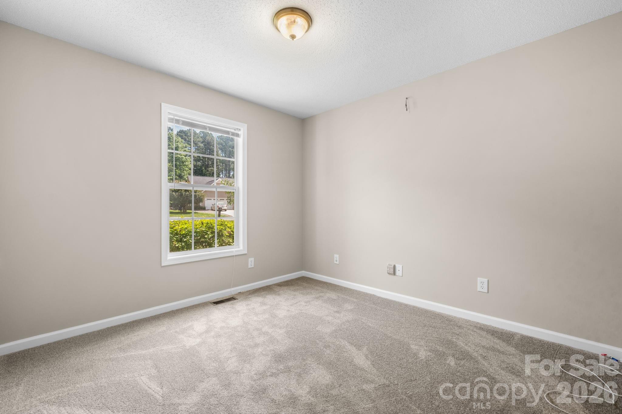 4967 Addison Lane — Hickory