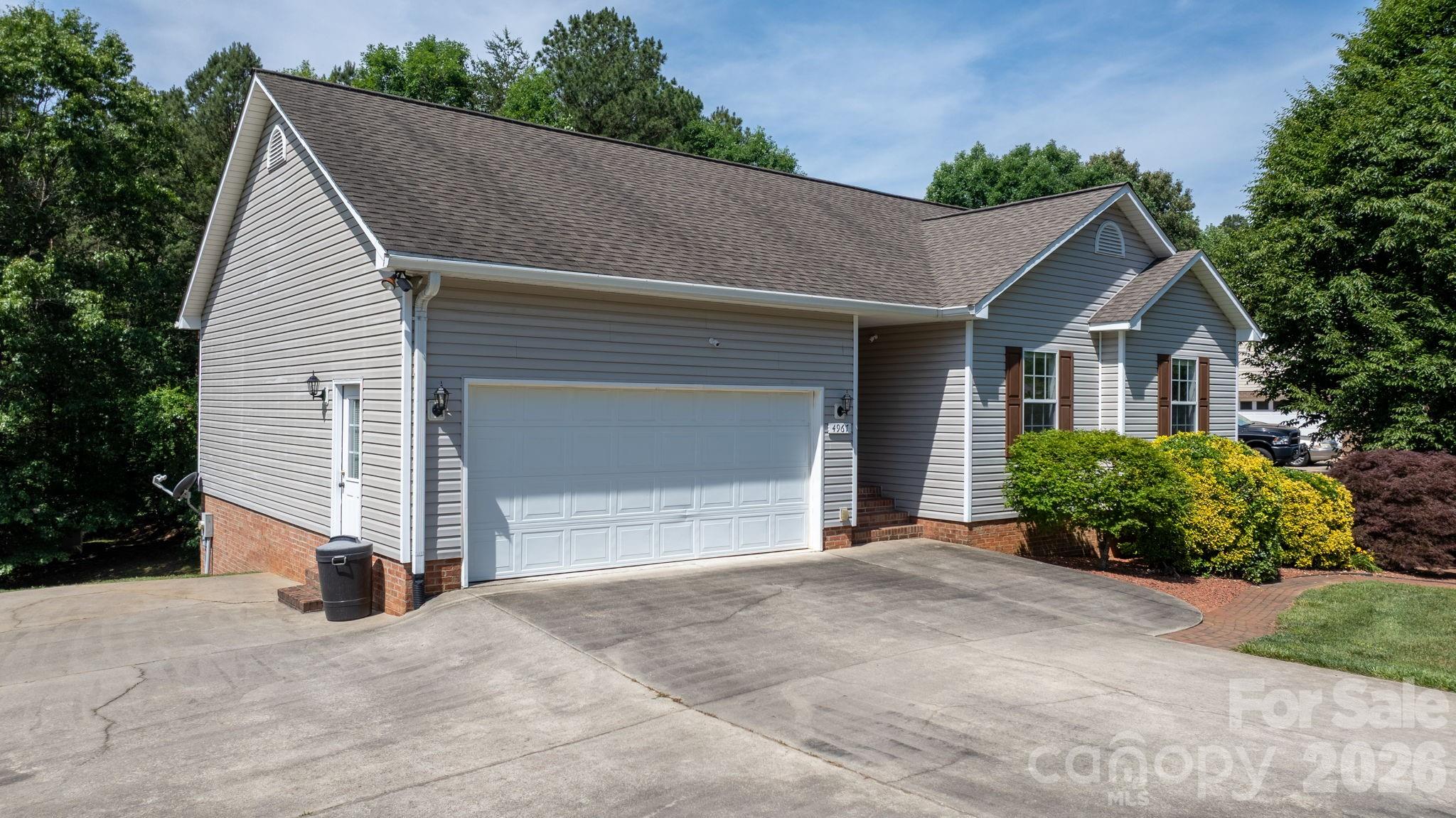 4967 Addison Lane — Hickory