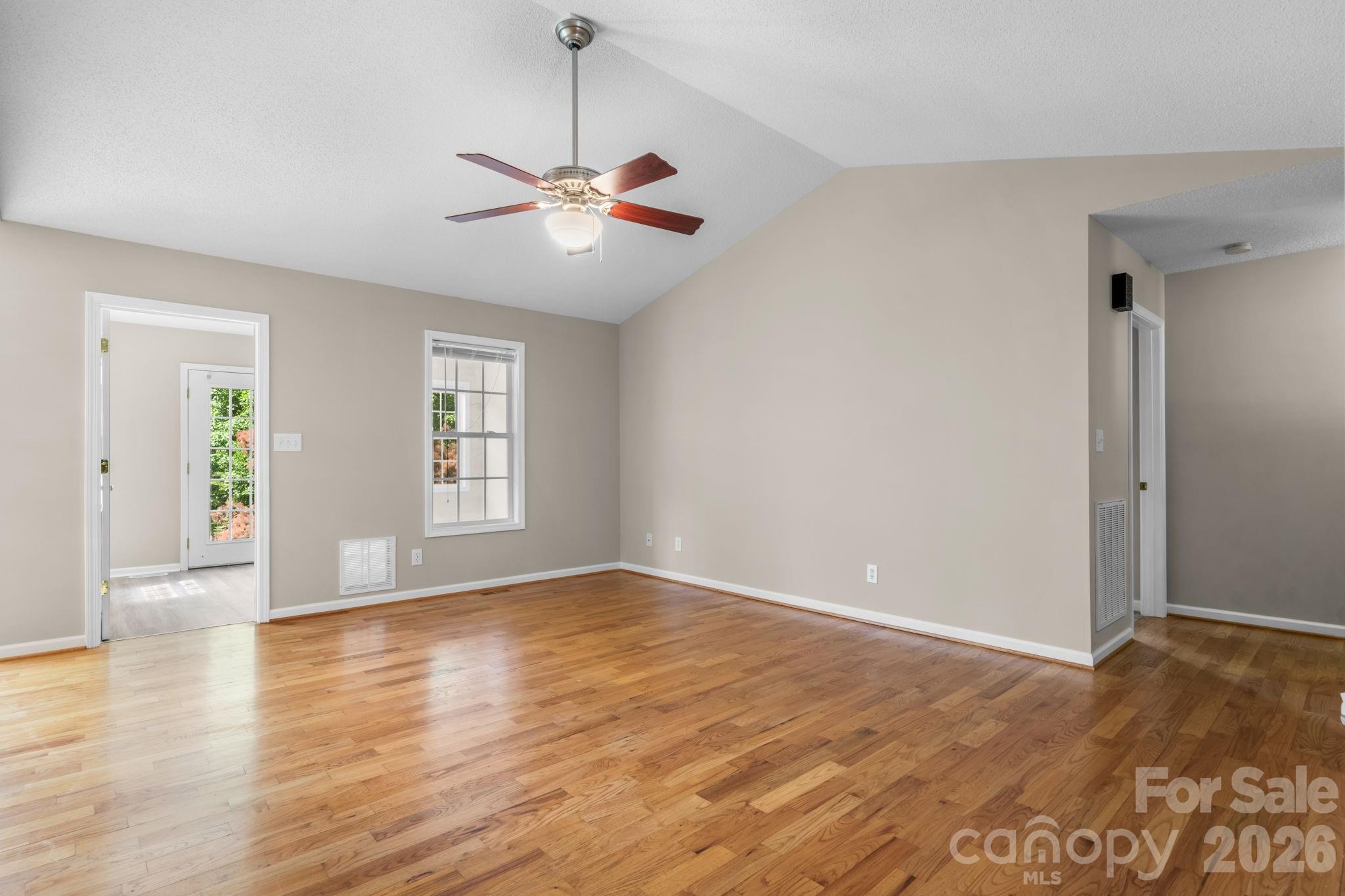4967 Addison Lane — Hickory