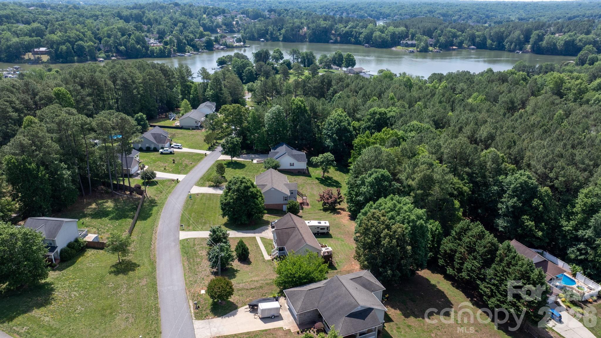 4967 Addison Lane — Hickory