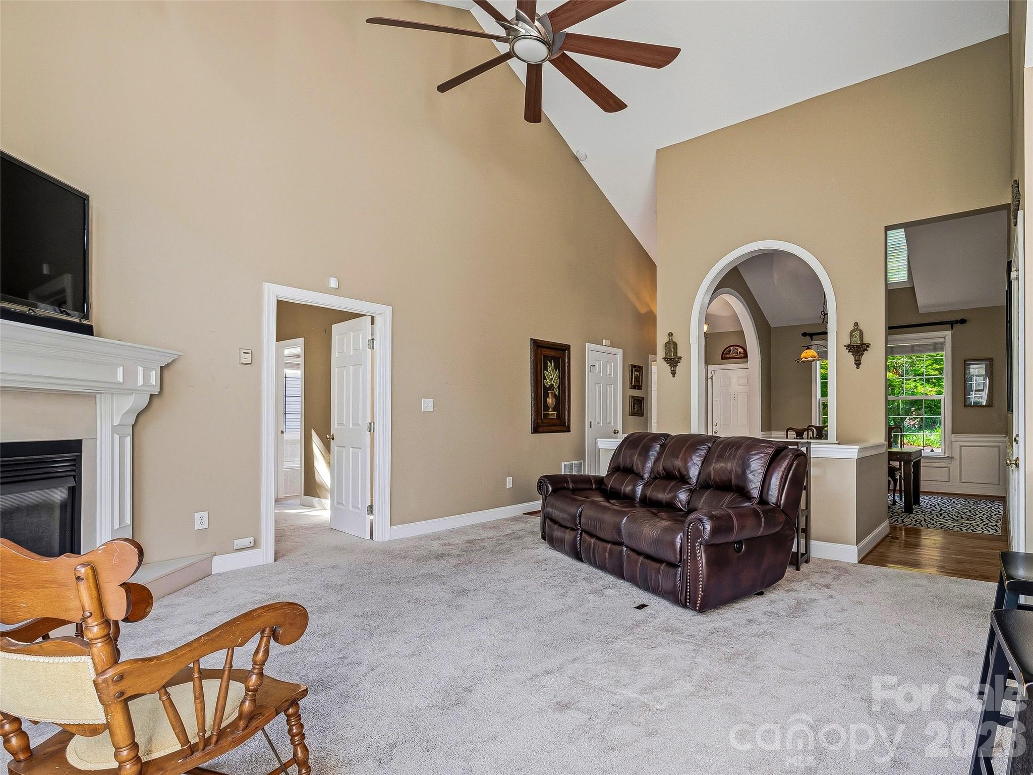 117 Hibiscus Lane — Asheville