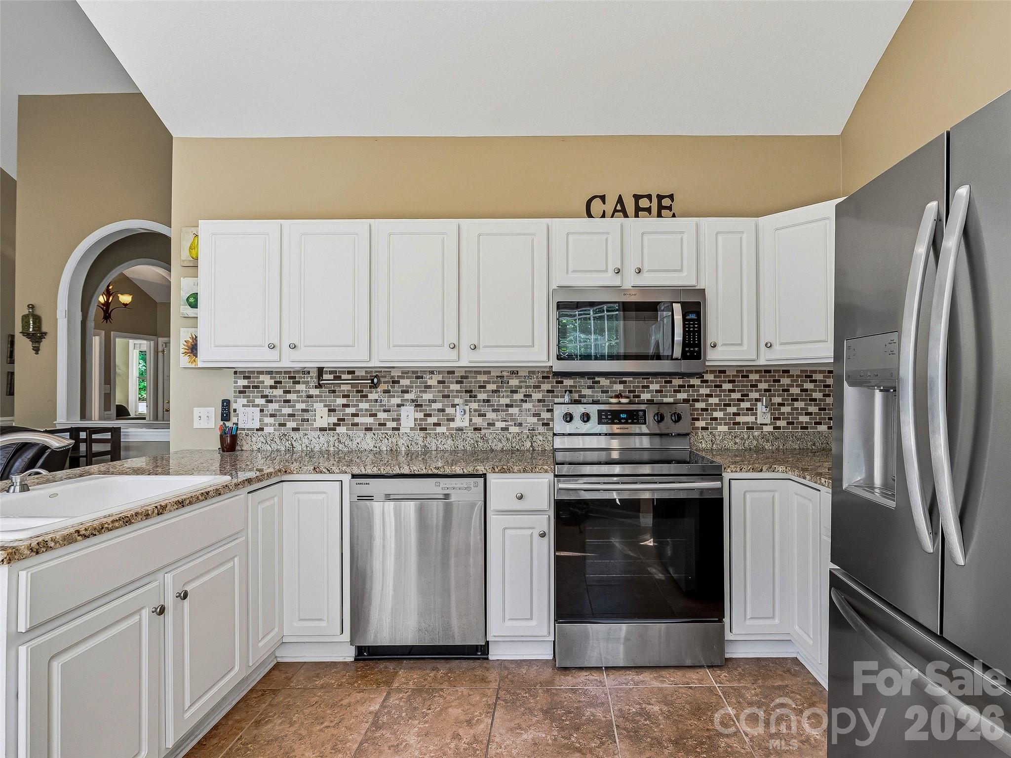117 Hibiscus Lane — Asheville