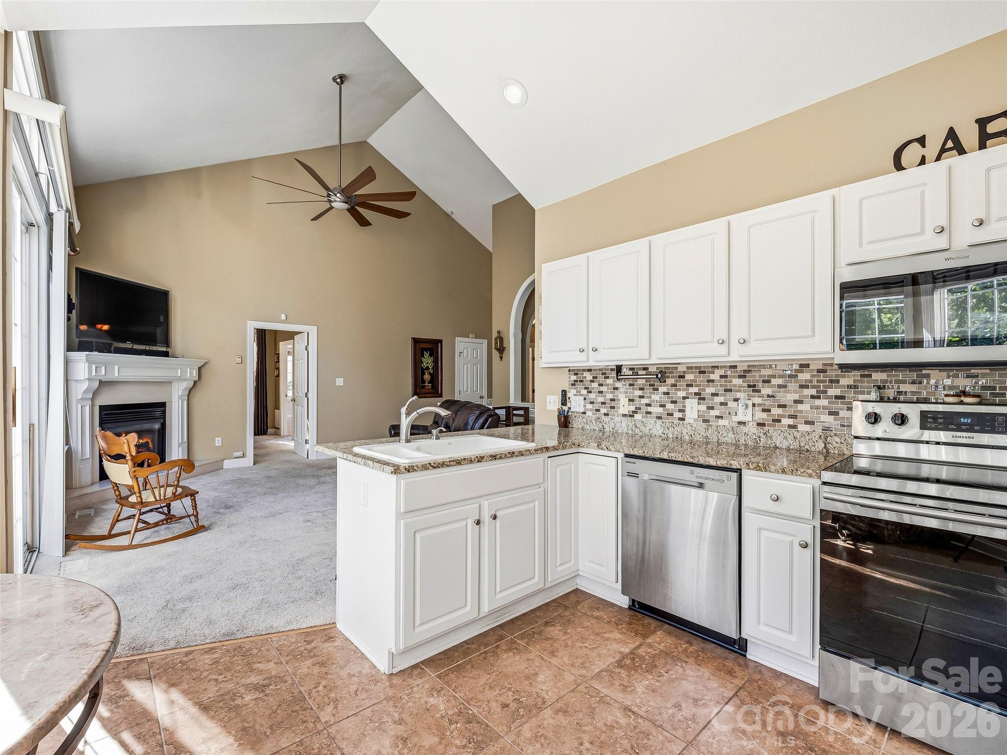 117 Hibiscus Lane — Asheville