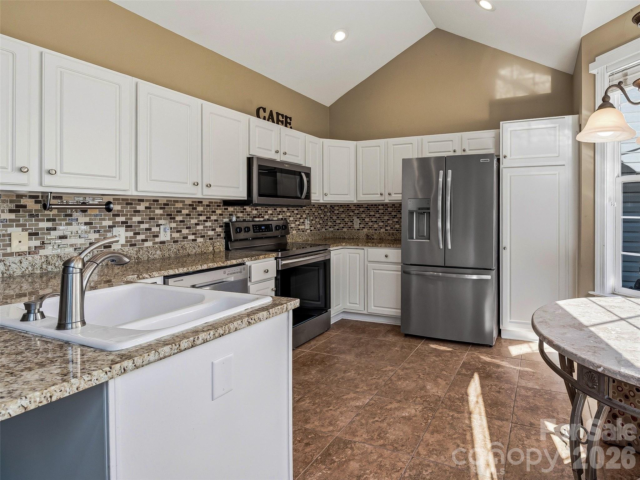 117 Hibiscus Lane — Asheville
