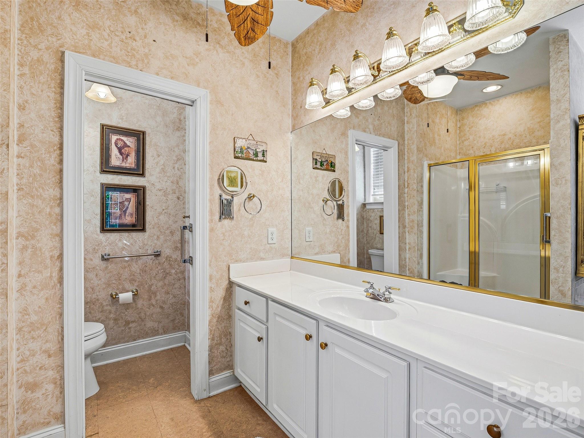 117 Hibiscus Lane — Asheville