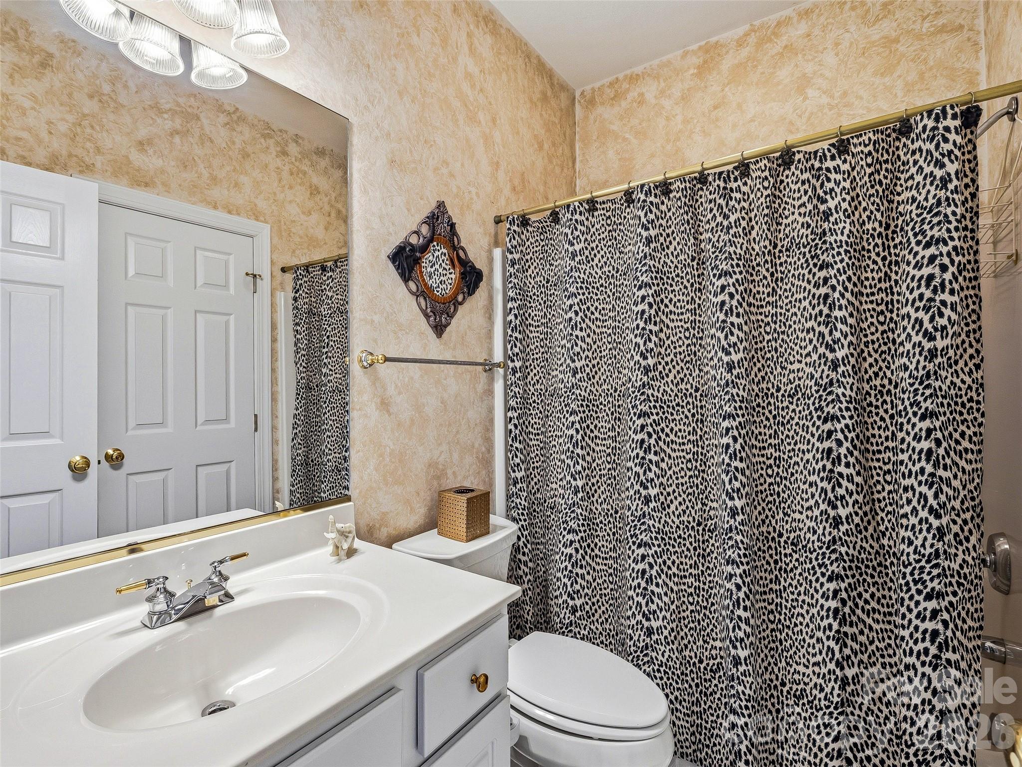 117 Hibiscus Lane — Asheville