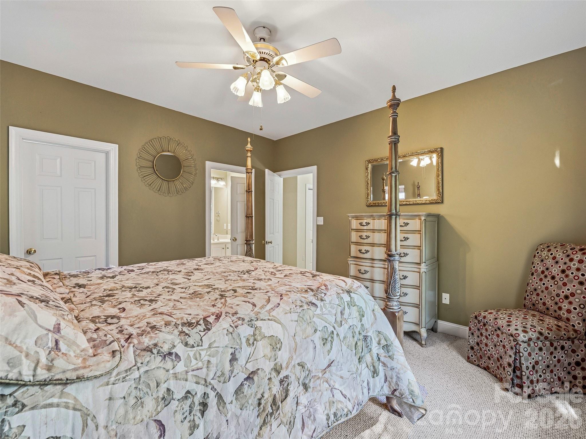 117 Hibiscus Lane — Asheville