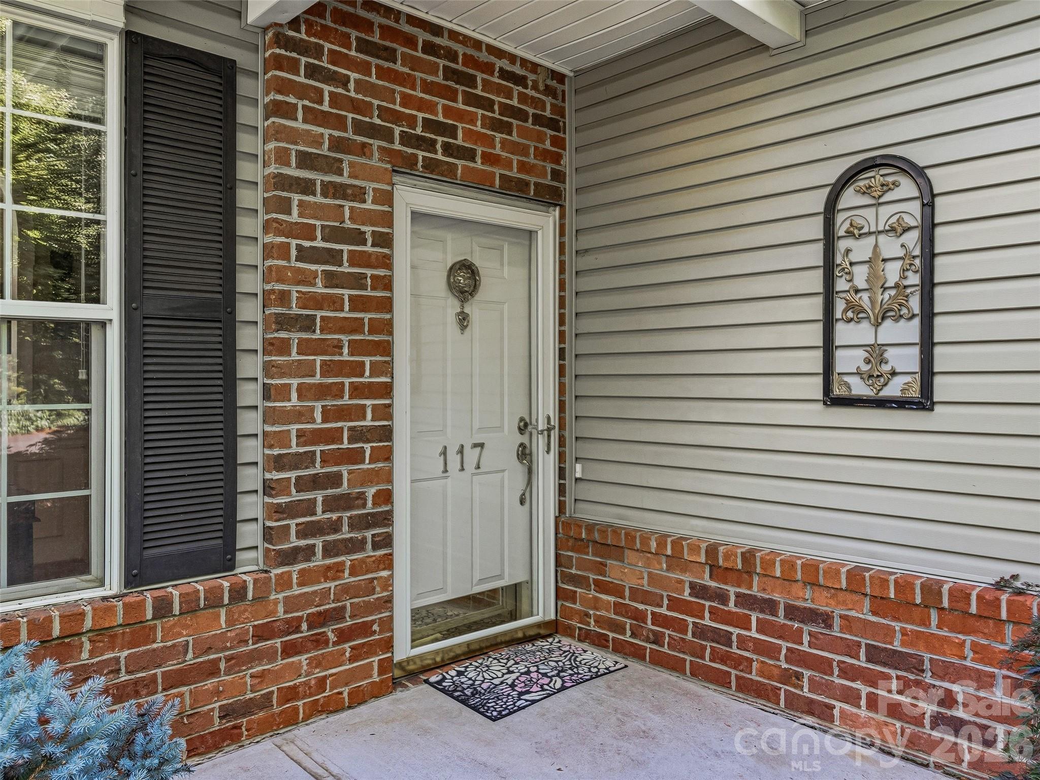 117 Hibiscus Lane — Asheville