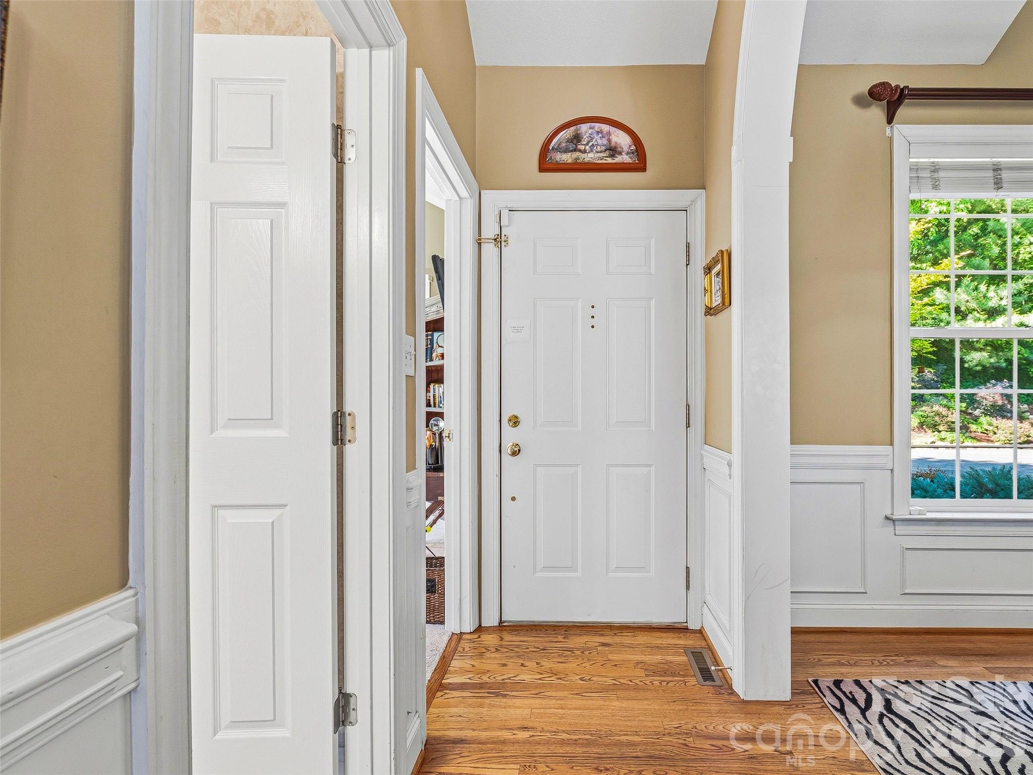 117 Hibiscus Lane — Asheville