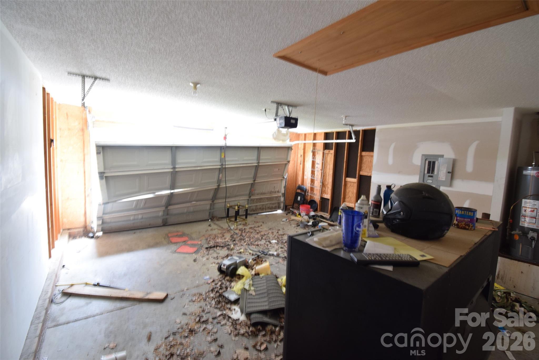 633 Overlook Road — Lowell