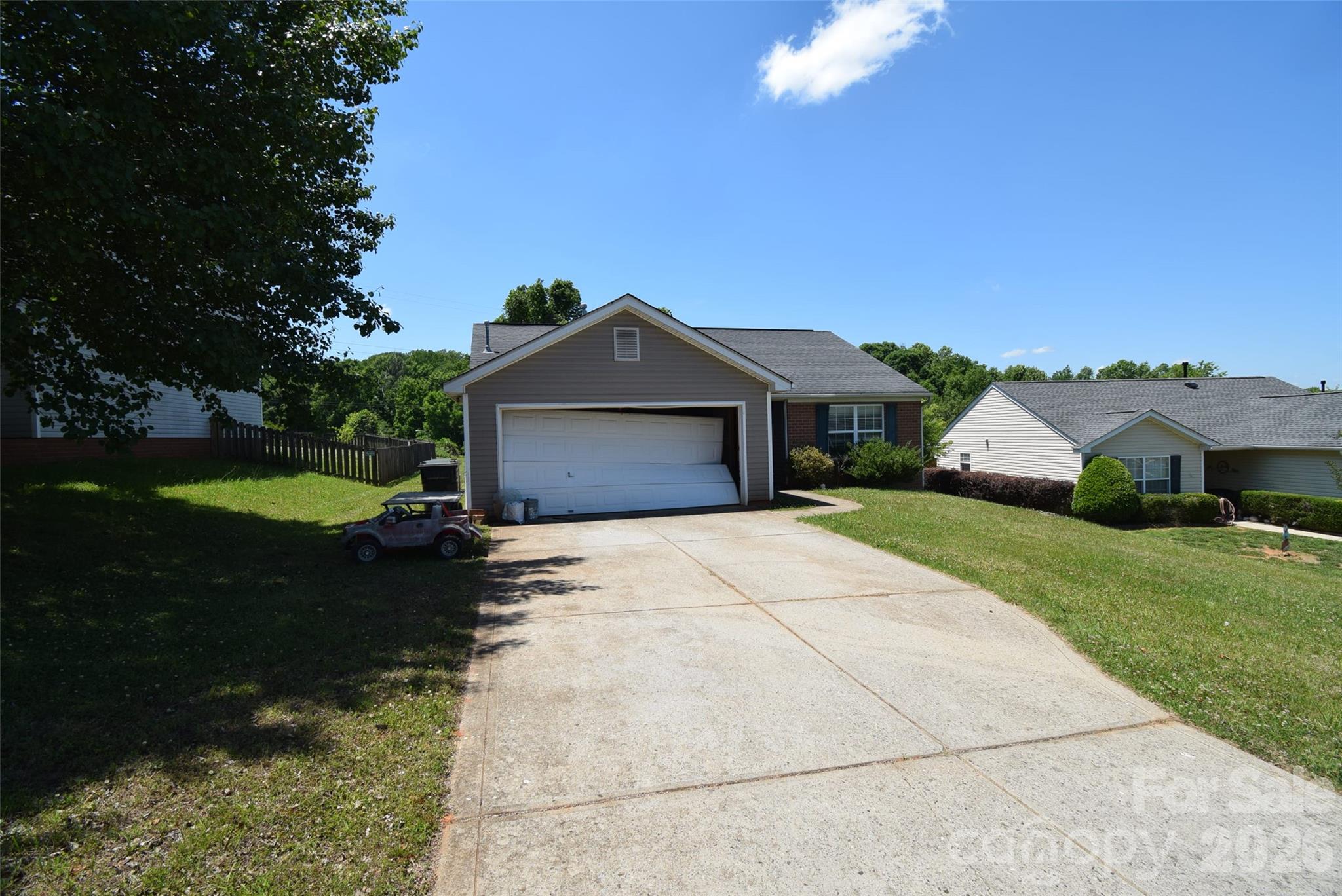 633 Overlook Road — Lowell