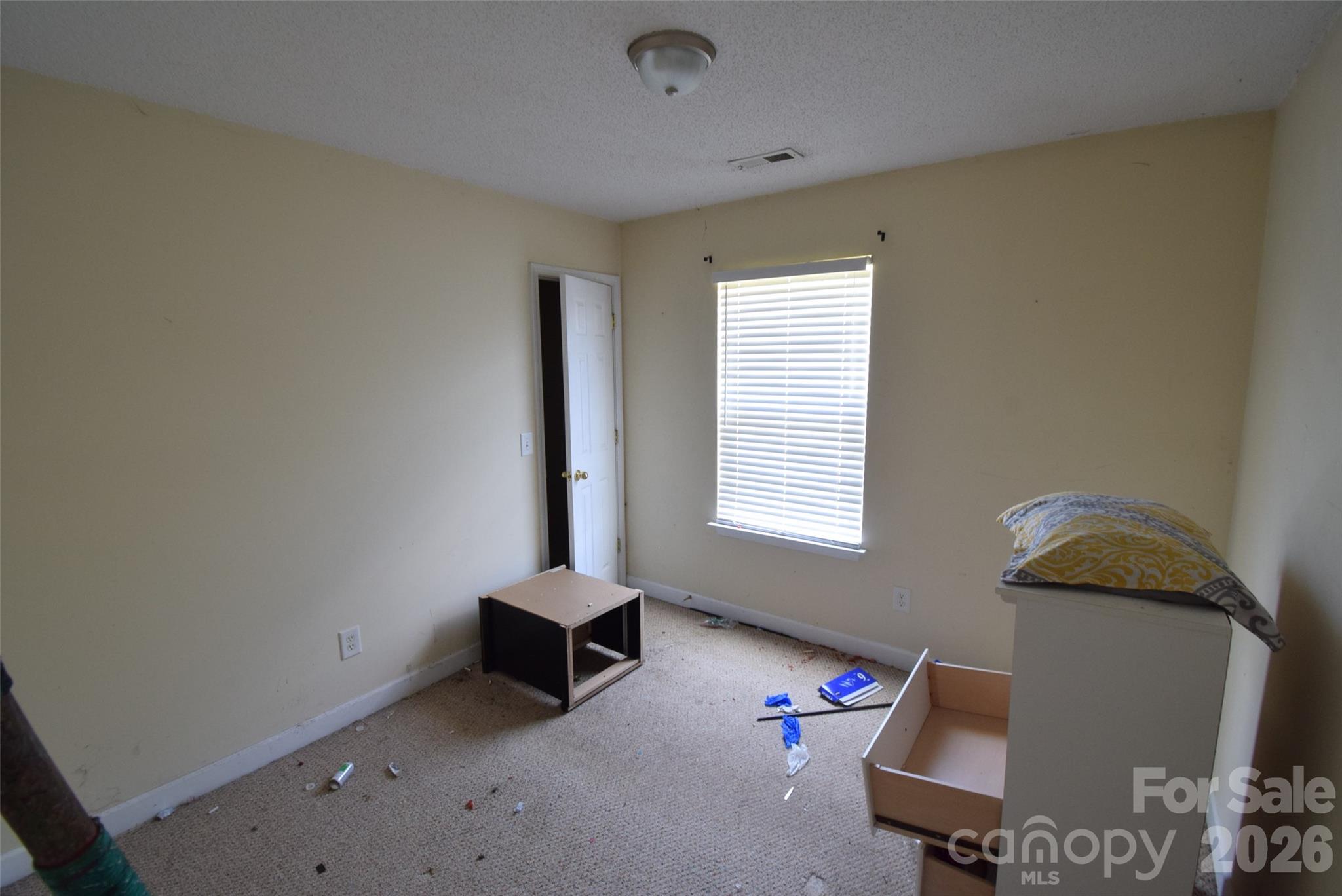 633 Overlook Road — Lowell