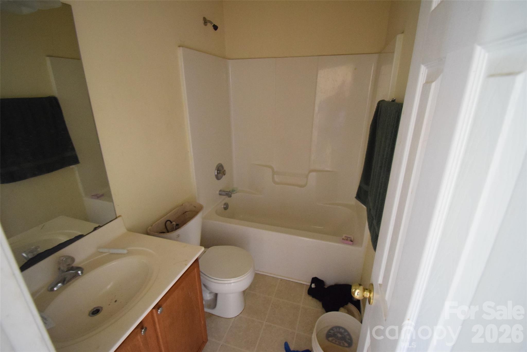 633 Overlook Road — Lowell