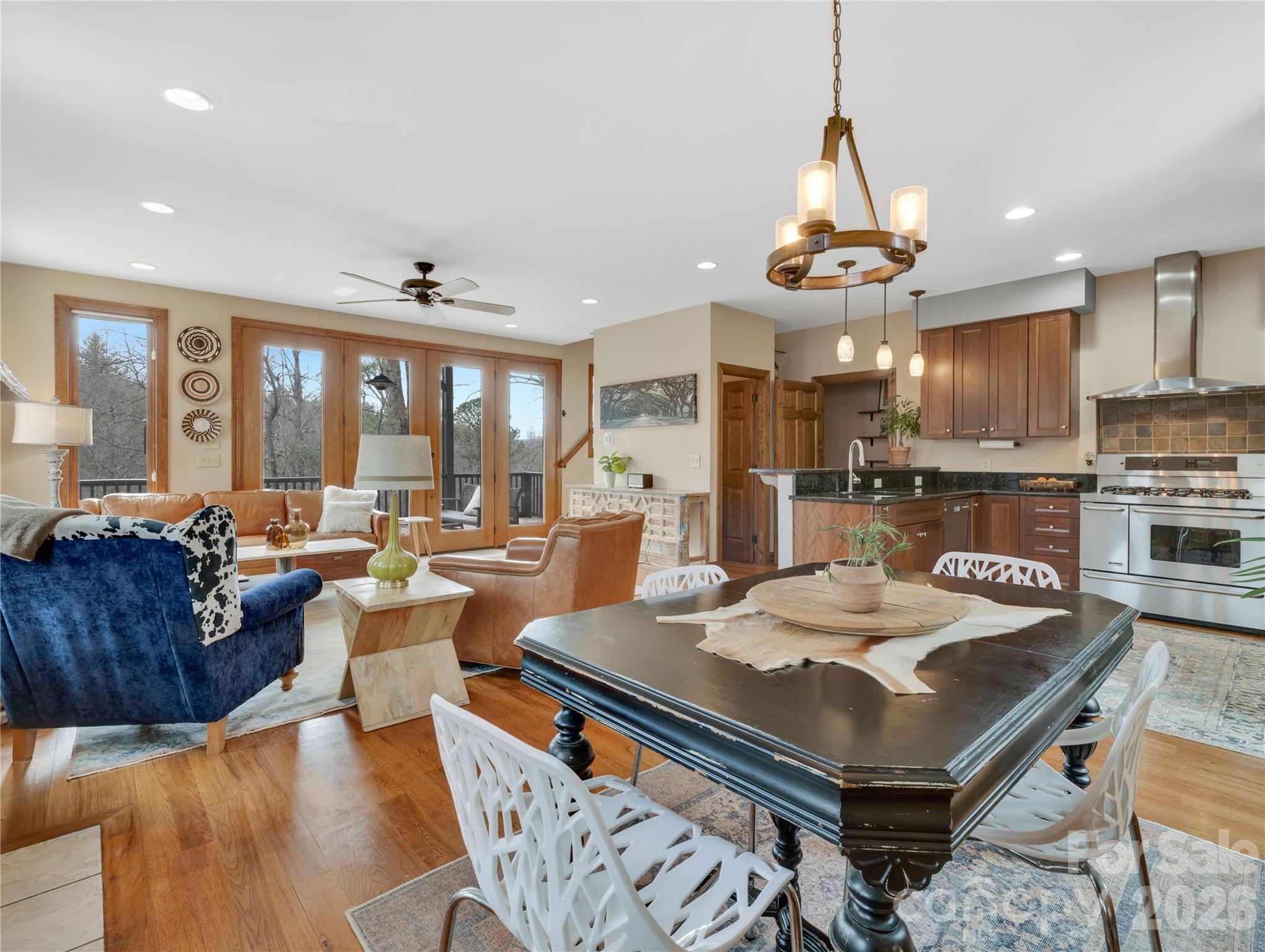 184 Deep Woods Lane — Saluda