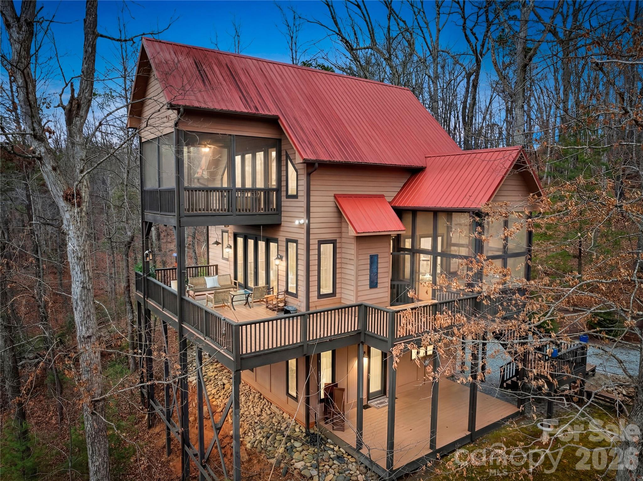 184 Deep Woods Lane — Saluda