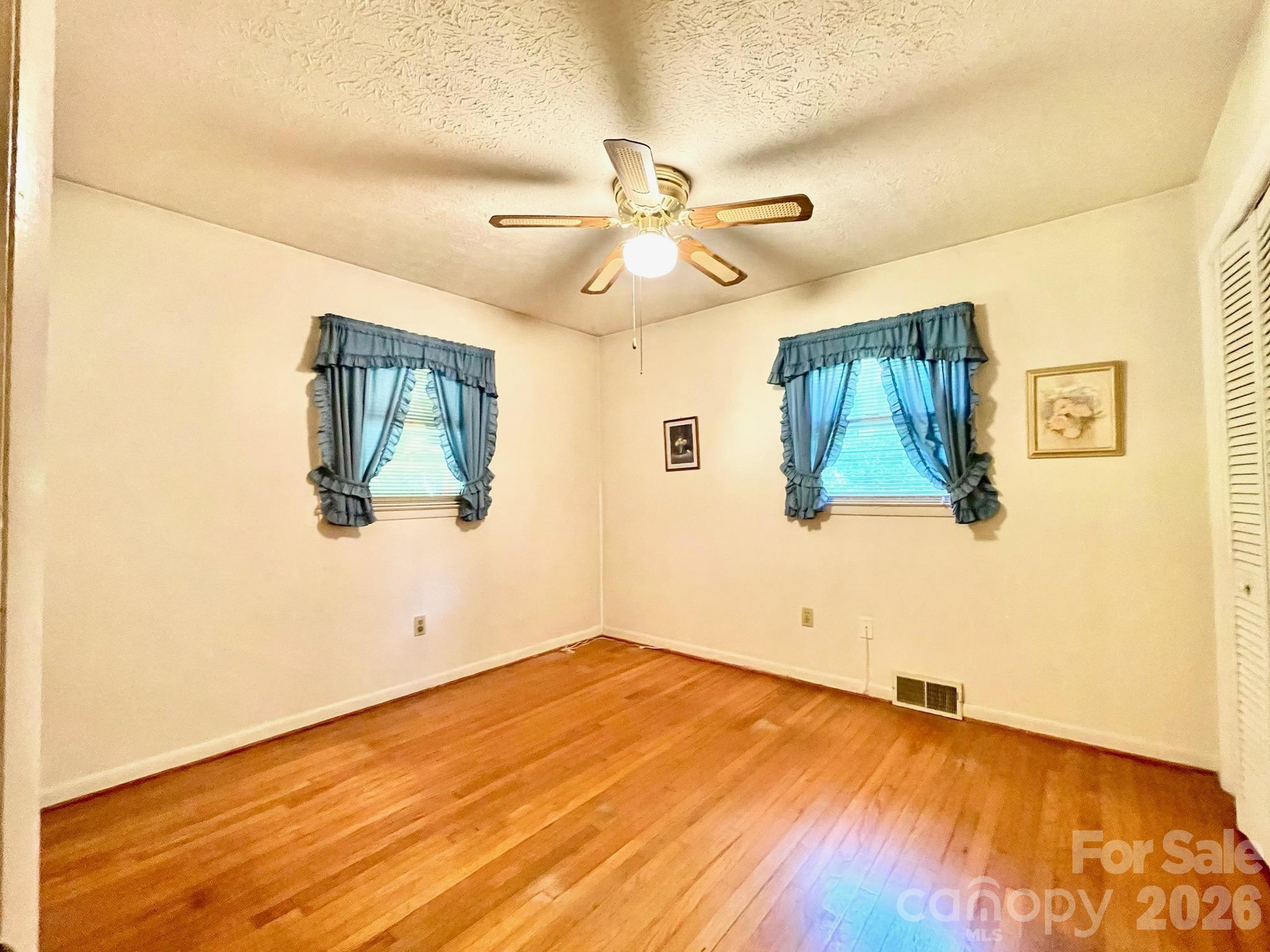 213 N Park Lane — Black Mountain