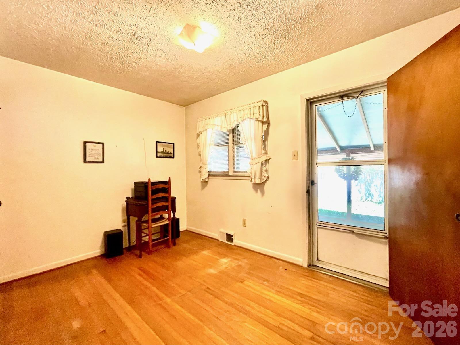 213 N Park Lane — Black Mountain