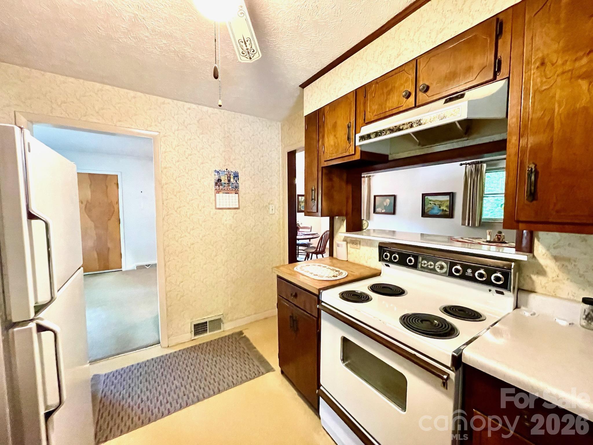213 N Park Lane — Black Mountain