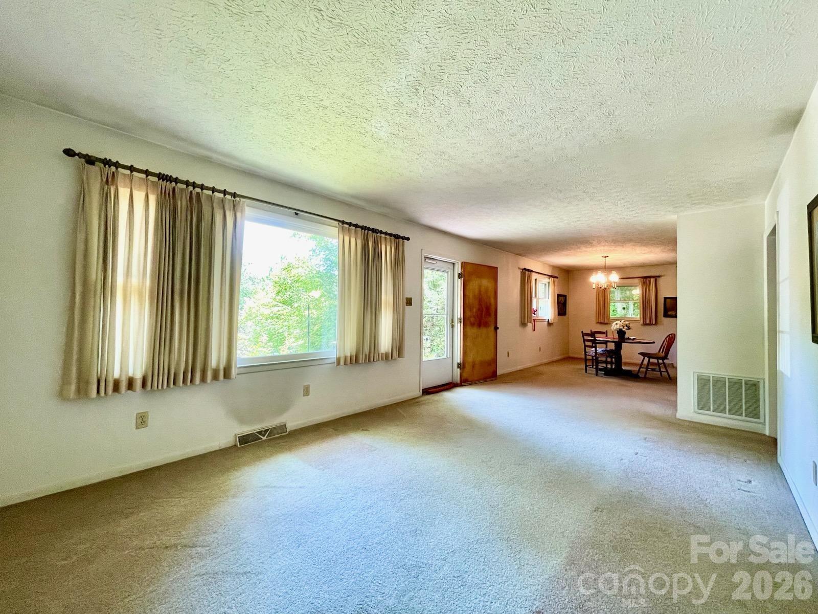 213 N Park Lane — Black Mountain