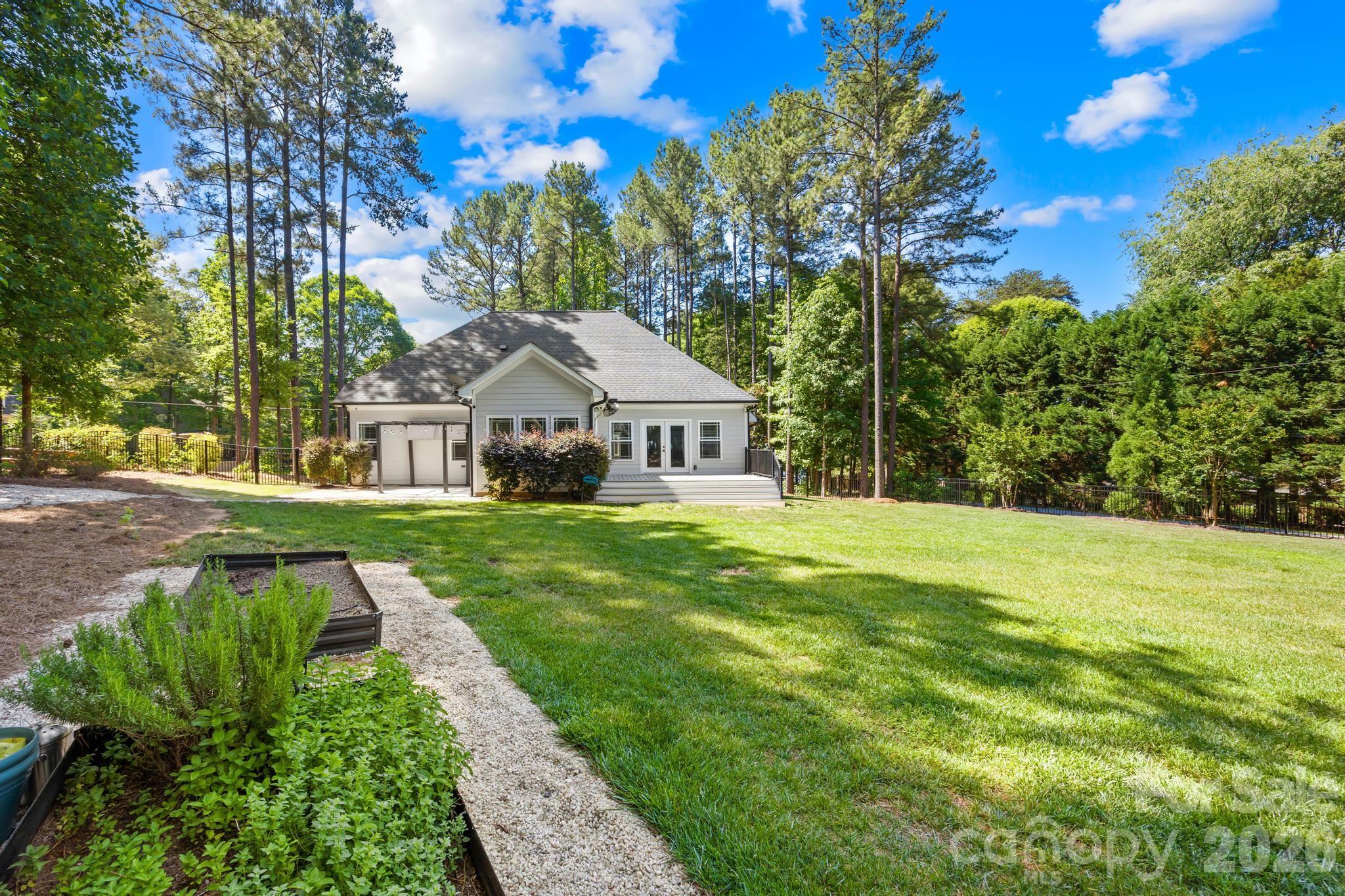 334 McCrary Road — Mooresville