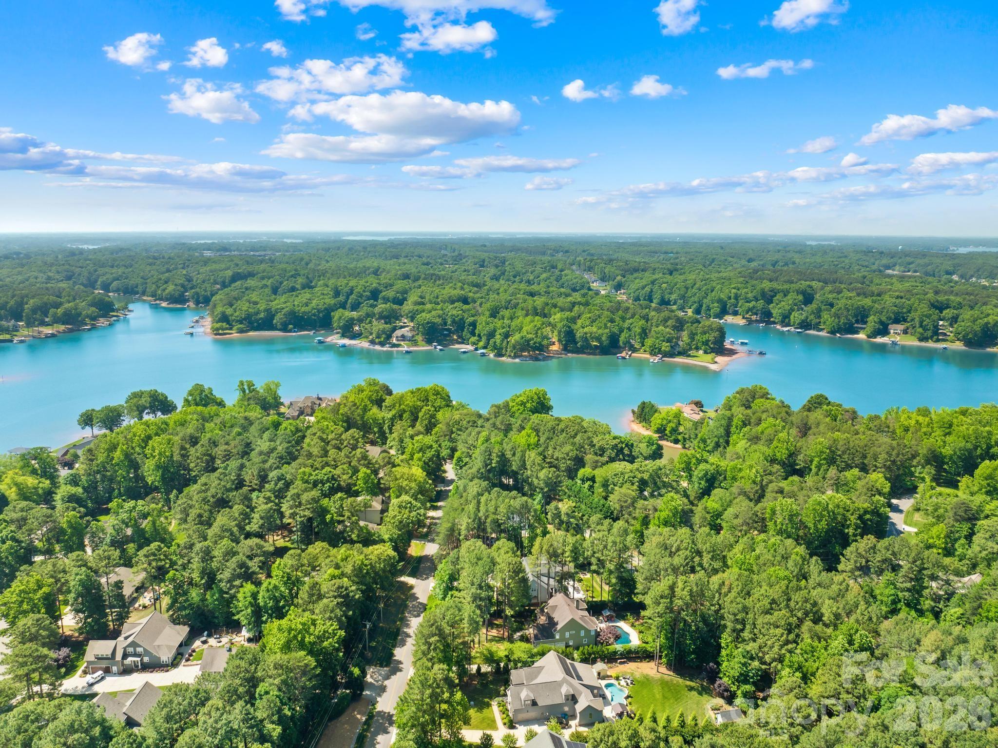 334 McCrary Road — Mooresville