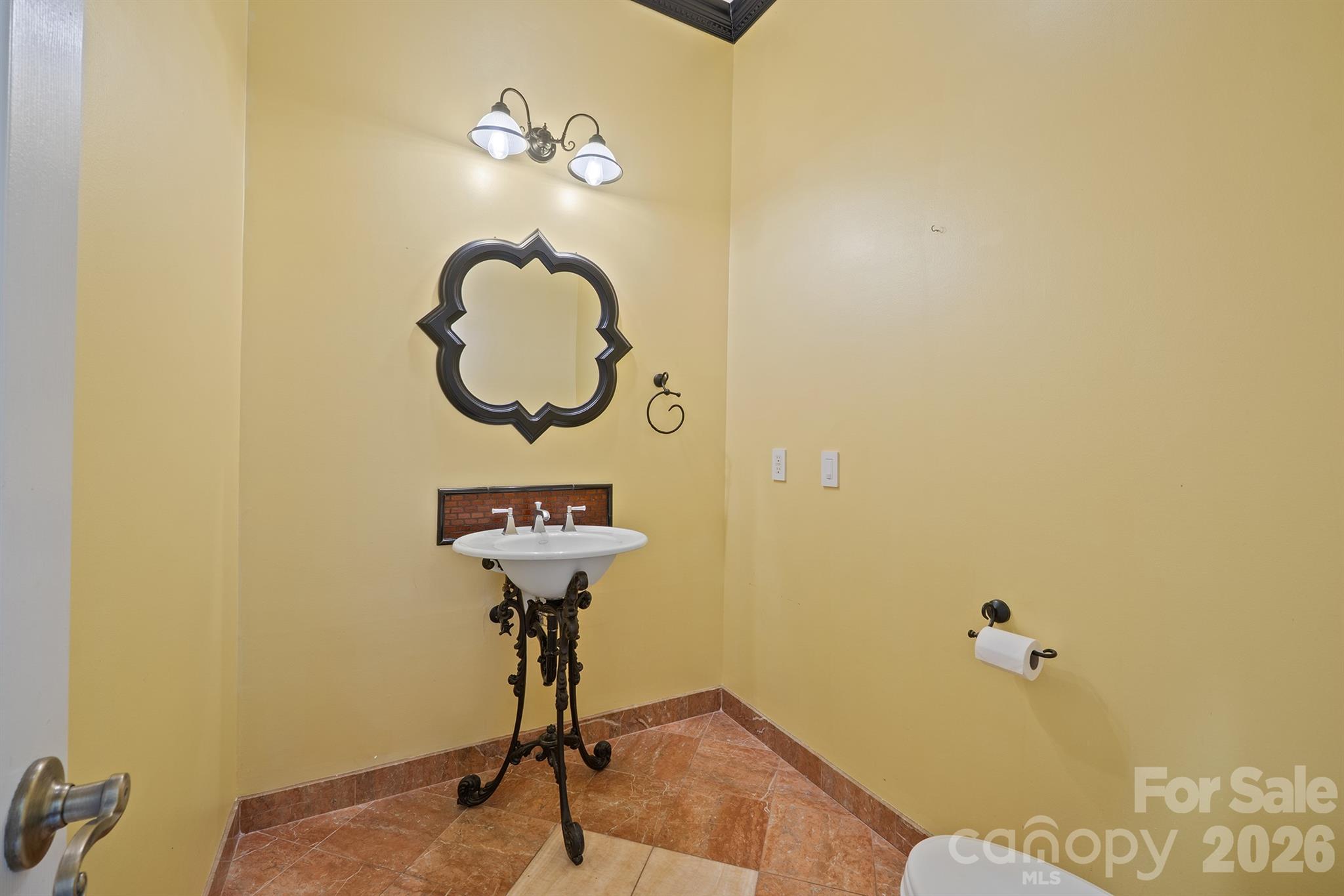 381 Lake Forest Drive — Taylorsville