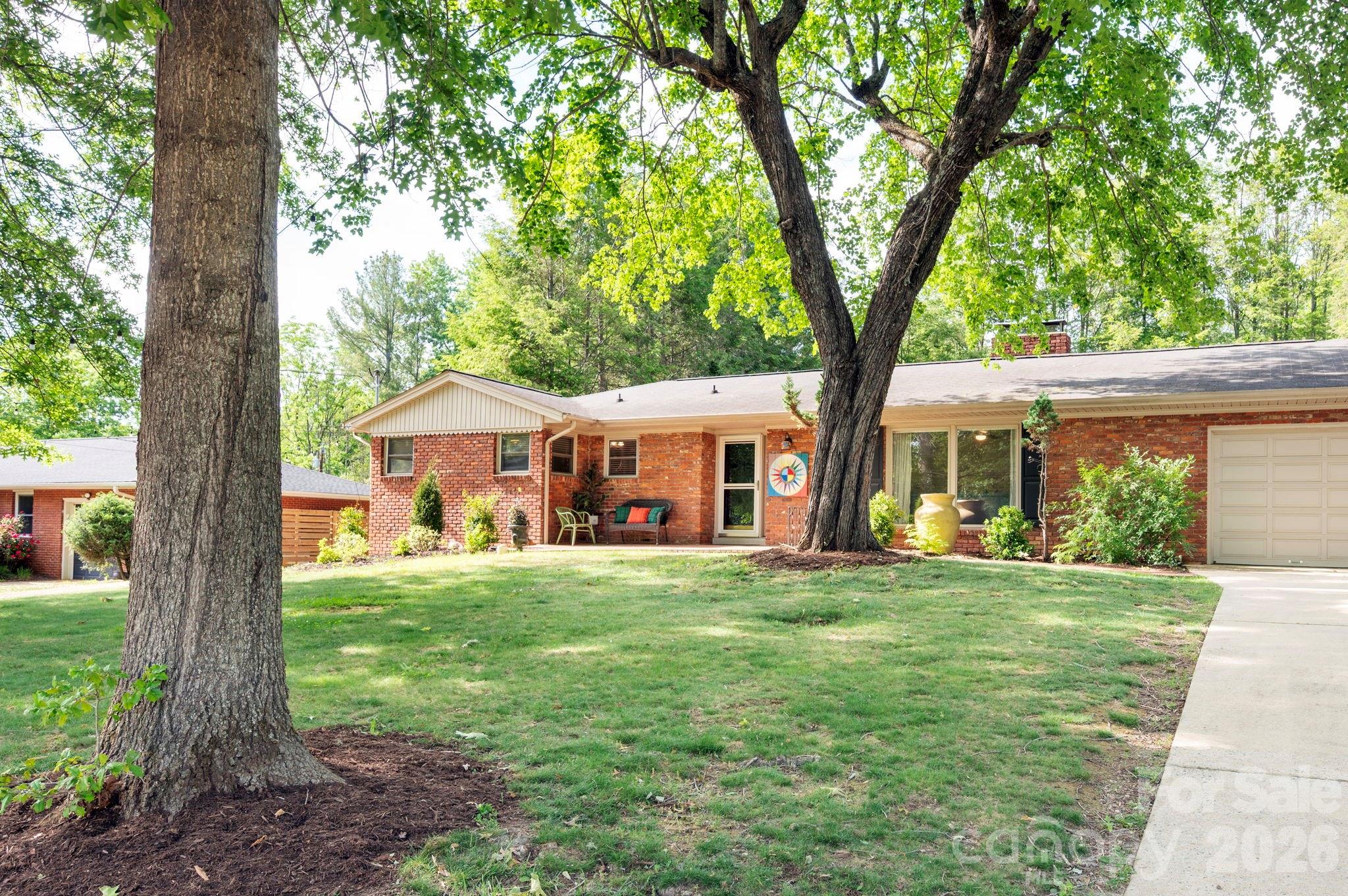 25 Bevlyn Drive — Asheville