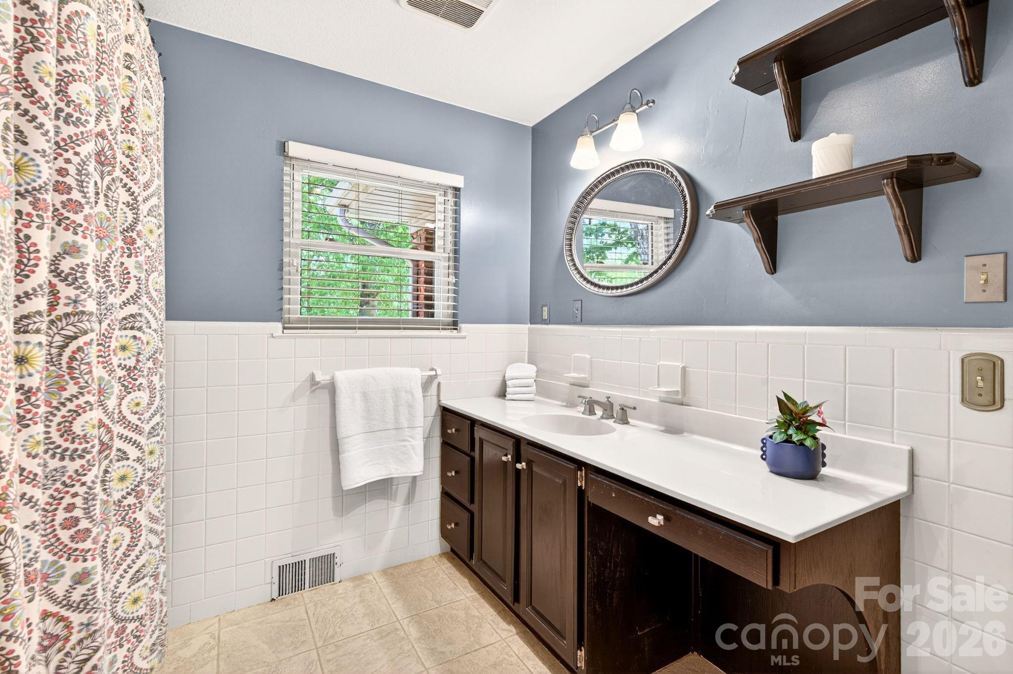 25 Bevlyn Drive — Asheville