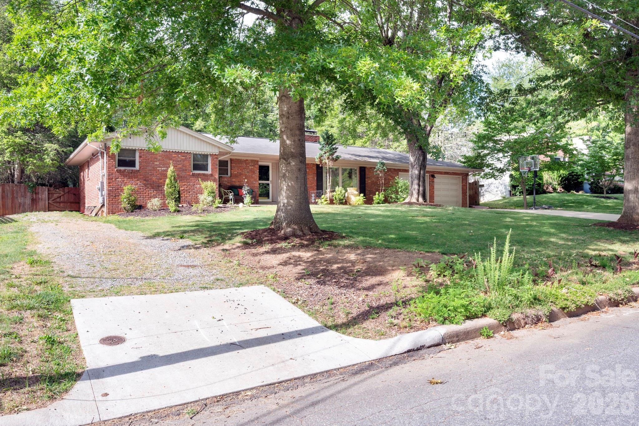 25 Bevlyn Drive — Asheville