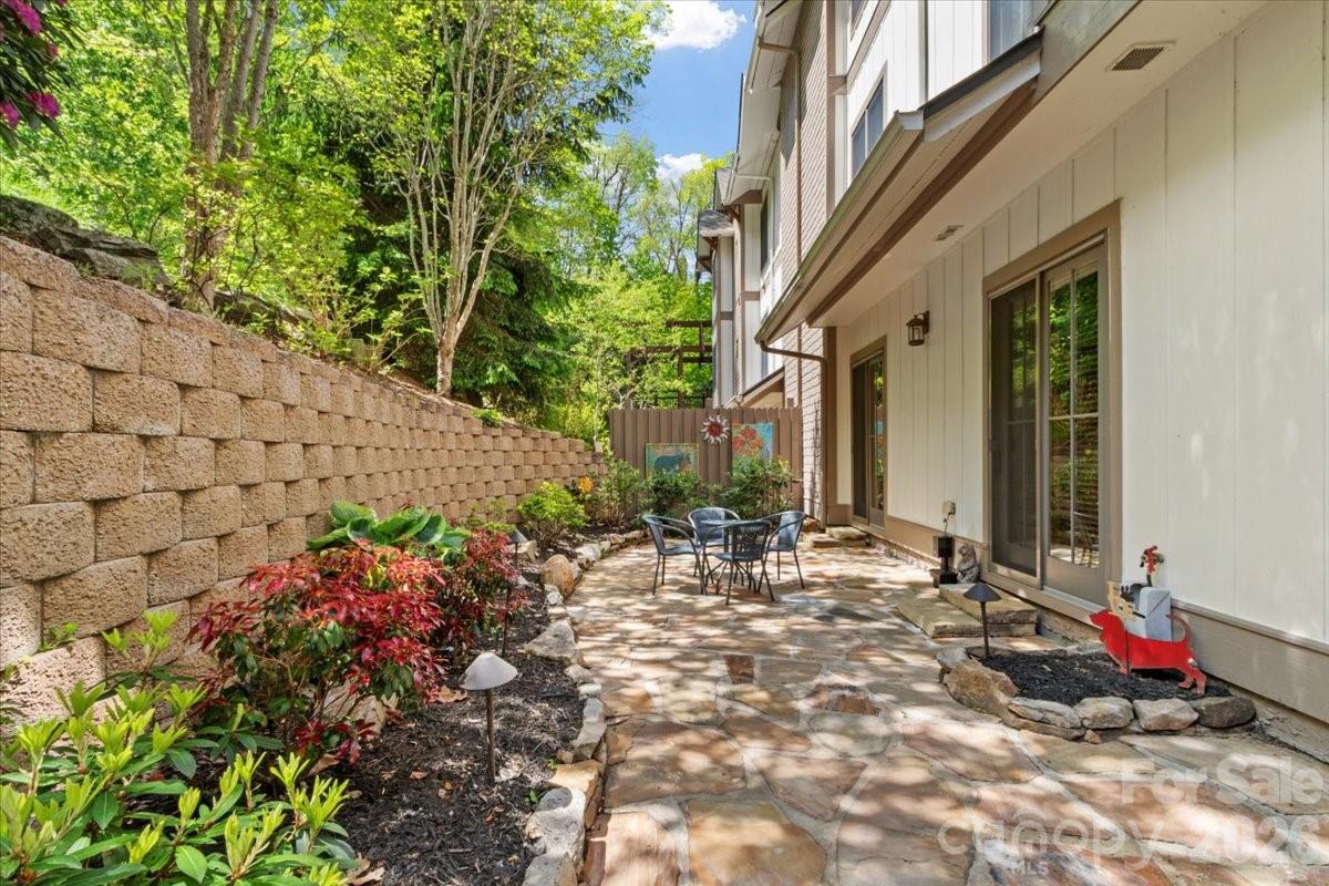 52 Logging Horse Road #A/102 — Burnsville