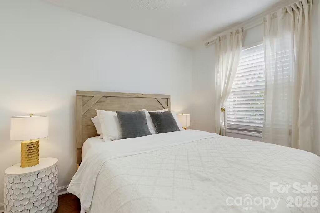 121 Oak Terrace — Arden