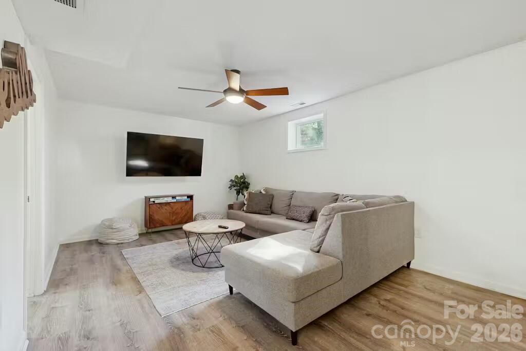 121 Oak Terrace — Arden