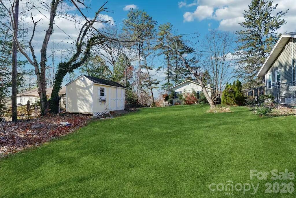 121 Oak Terrace — Arden