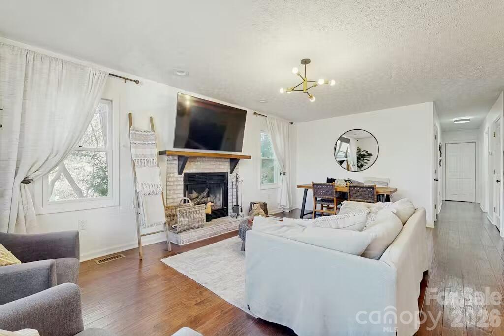 121 Oak Terrace — Arden