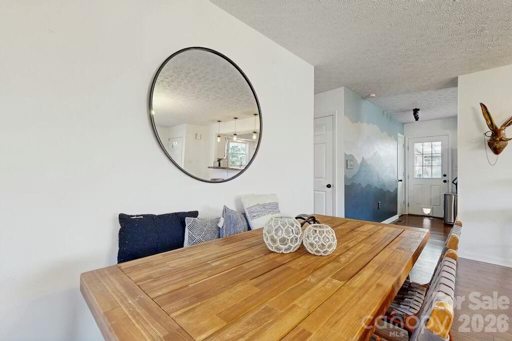 121 Oak Terrace — Arden