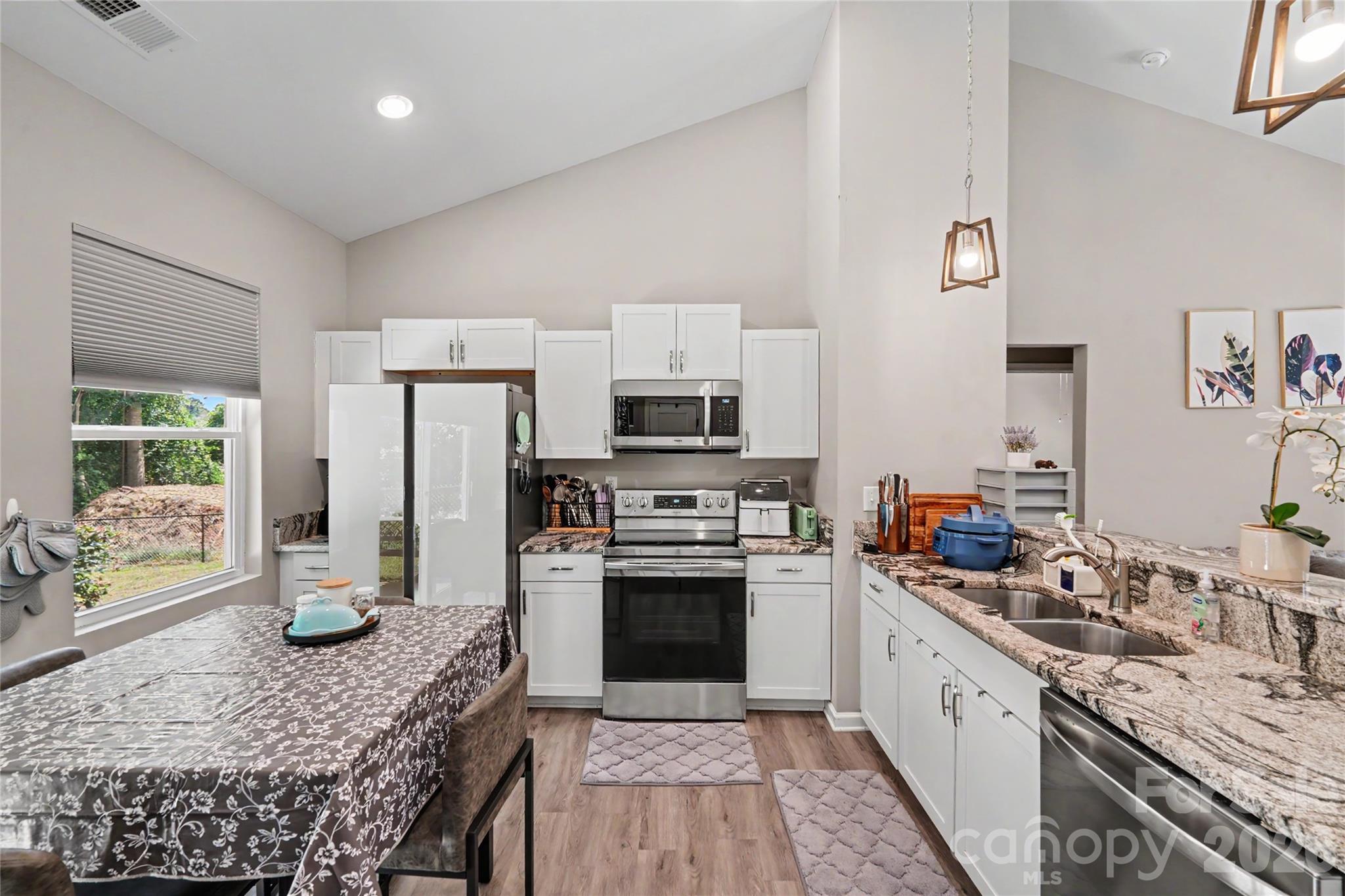 119 Brown Street — Clover