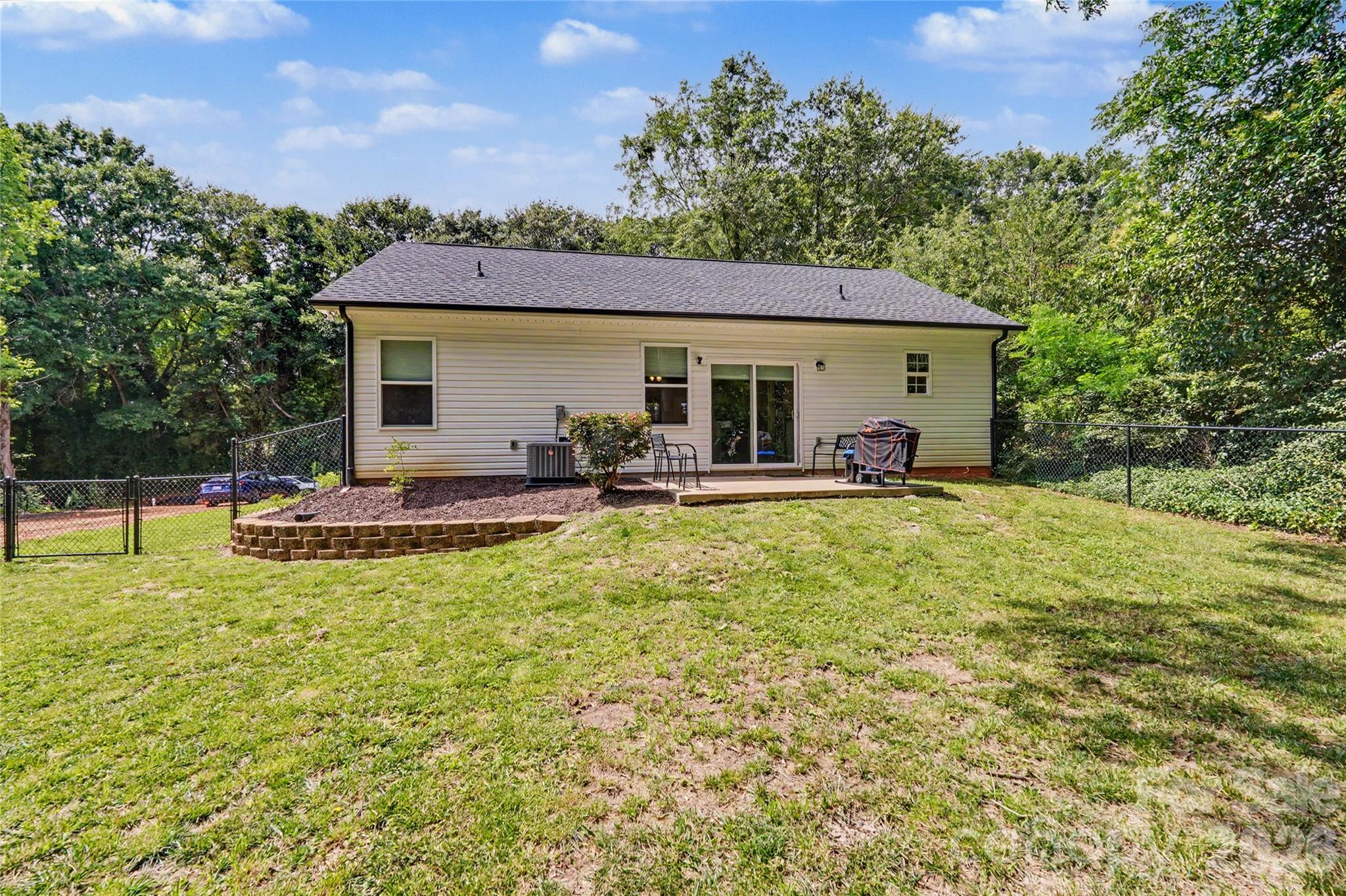 119 Brown Street — Clover