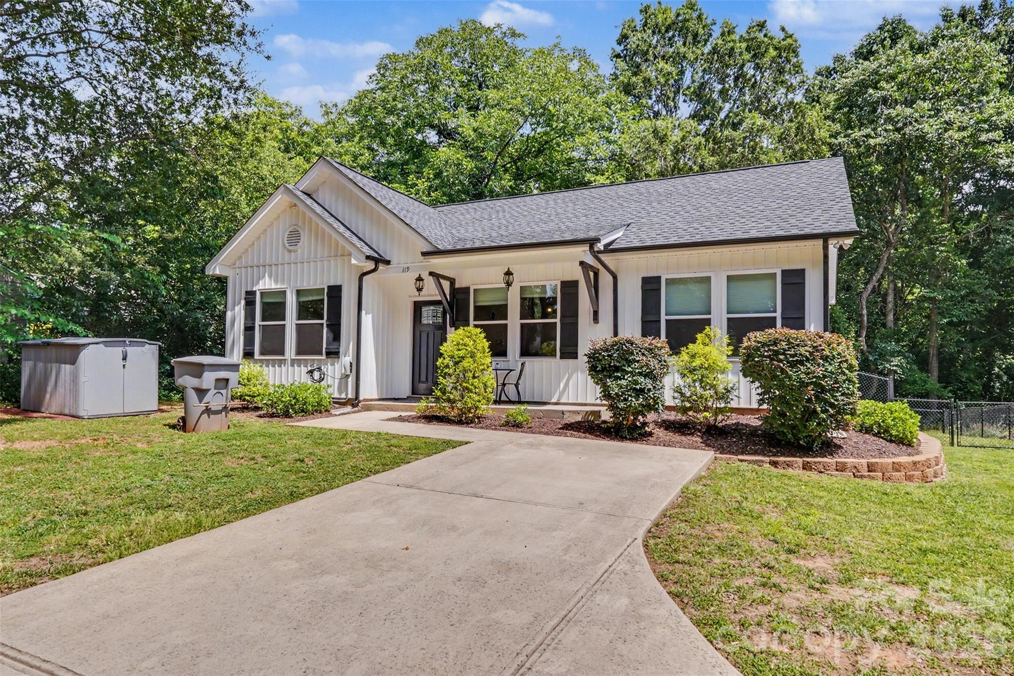 119 Brown Street — Clover