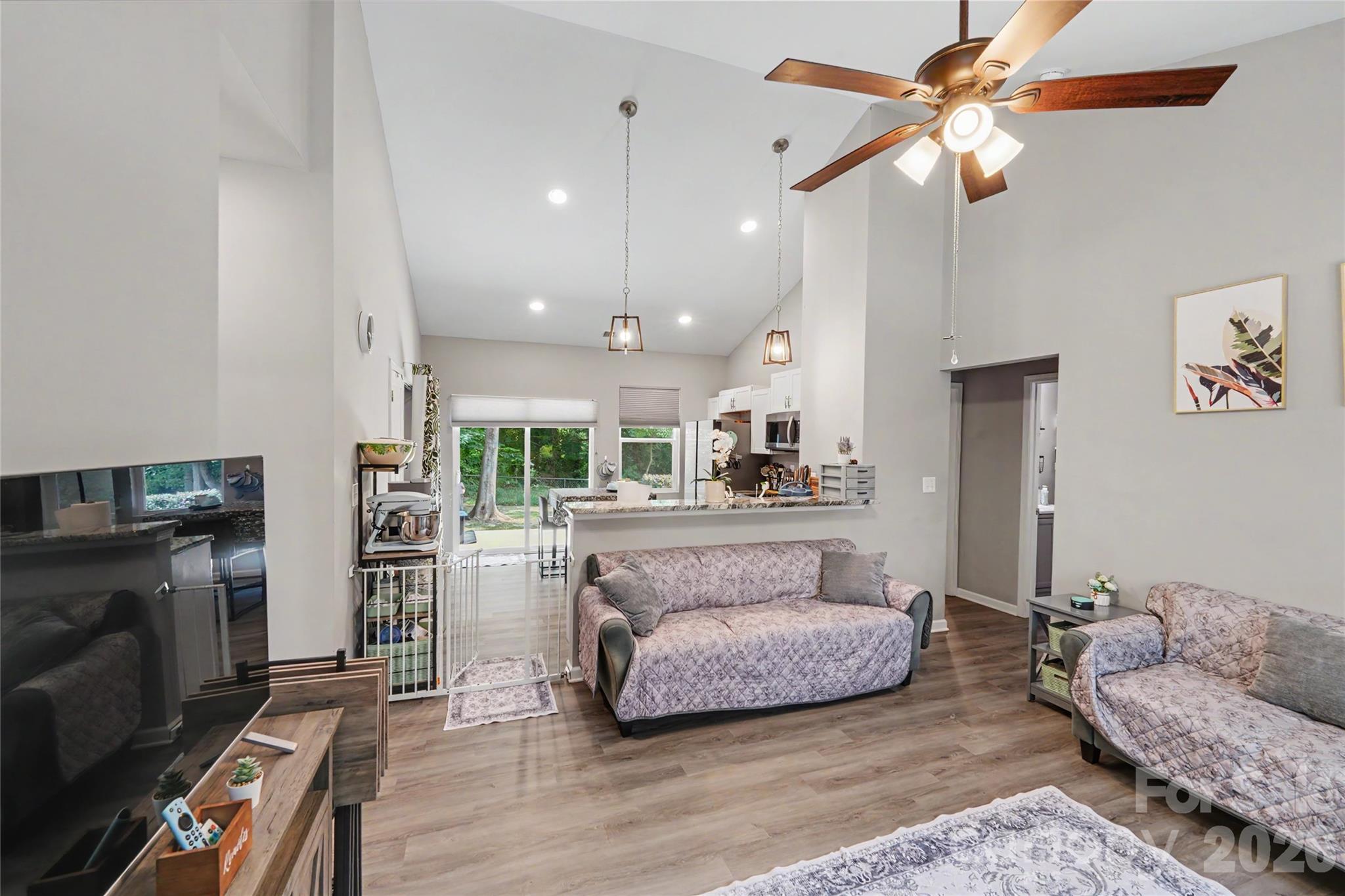 119 Brown Street — Clover