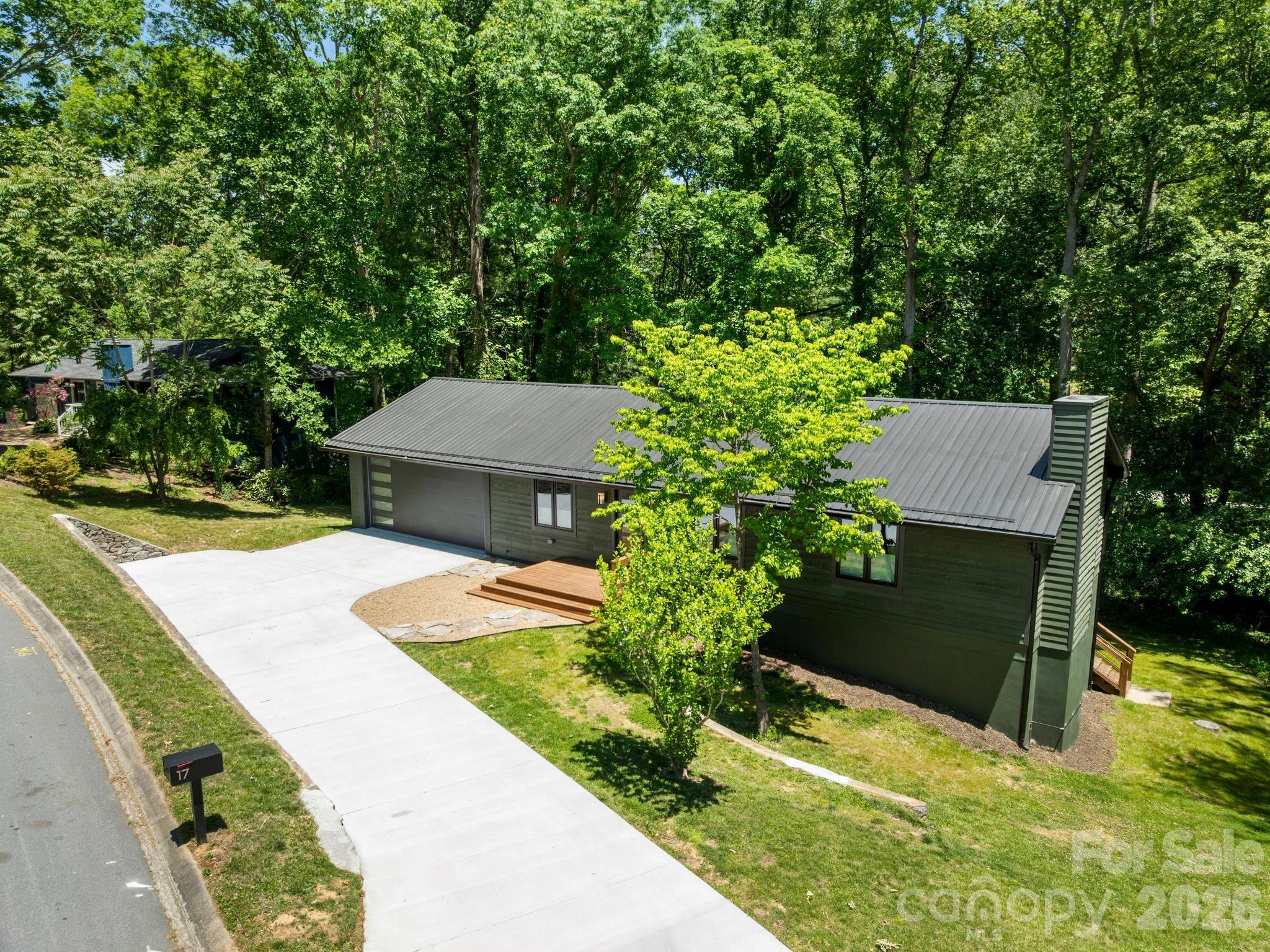 17 Muirfield Drive — Arden