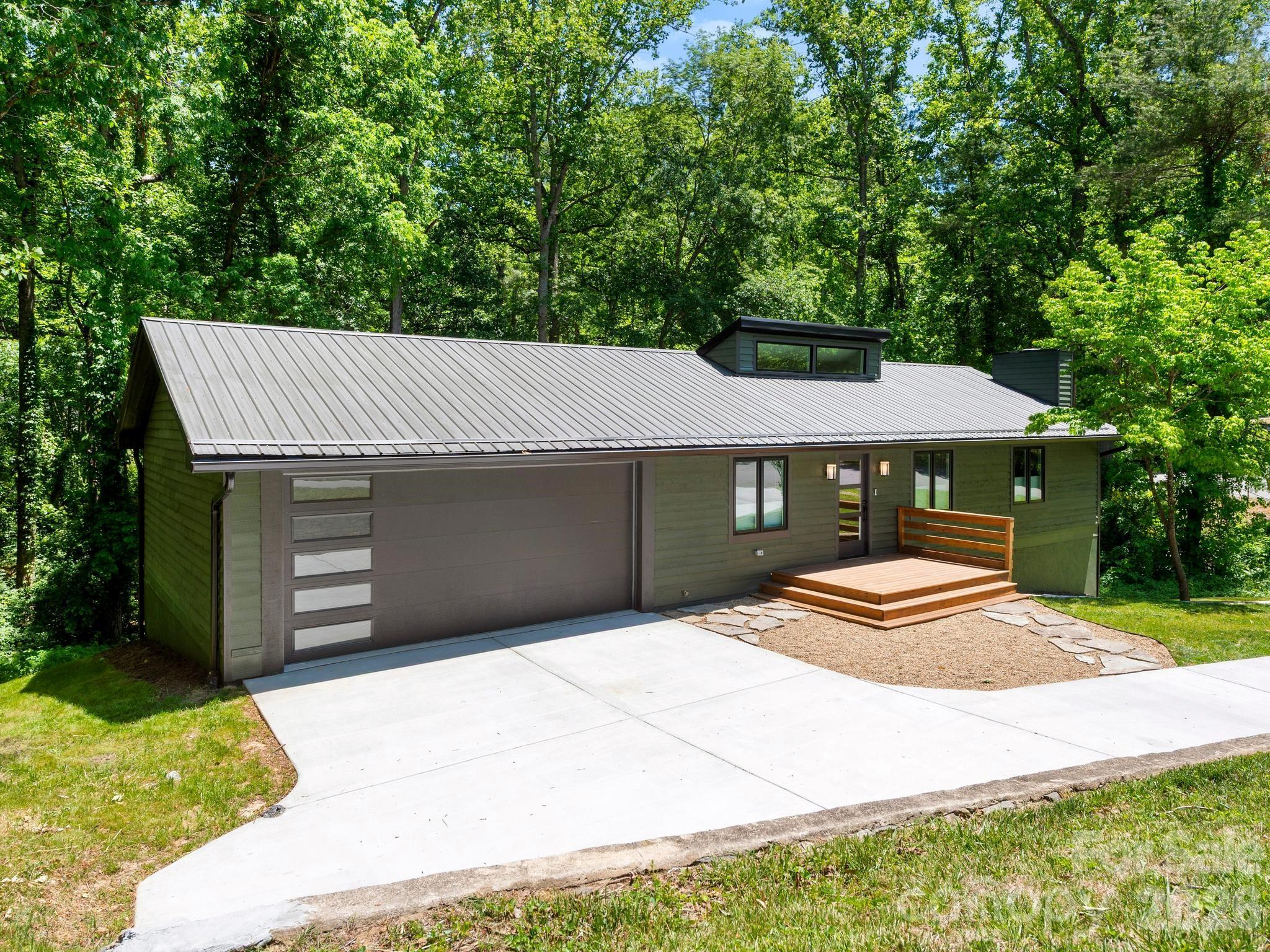 17 Muirfield Drive — Arden