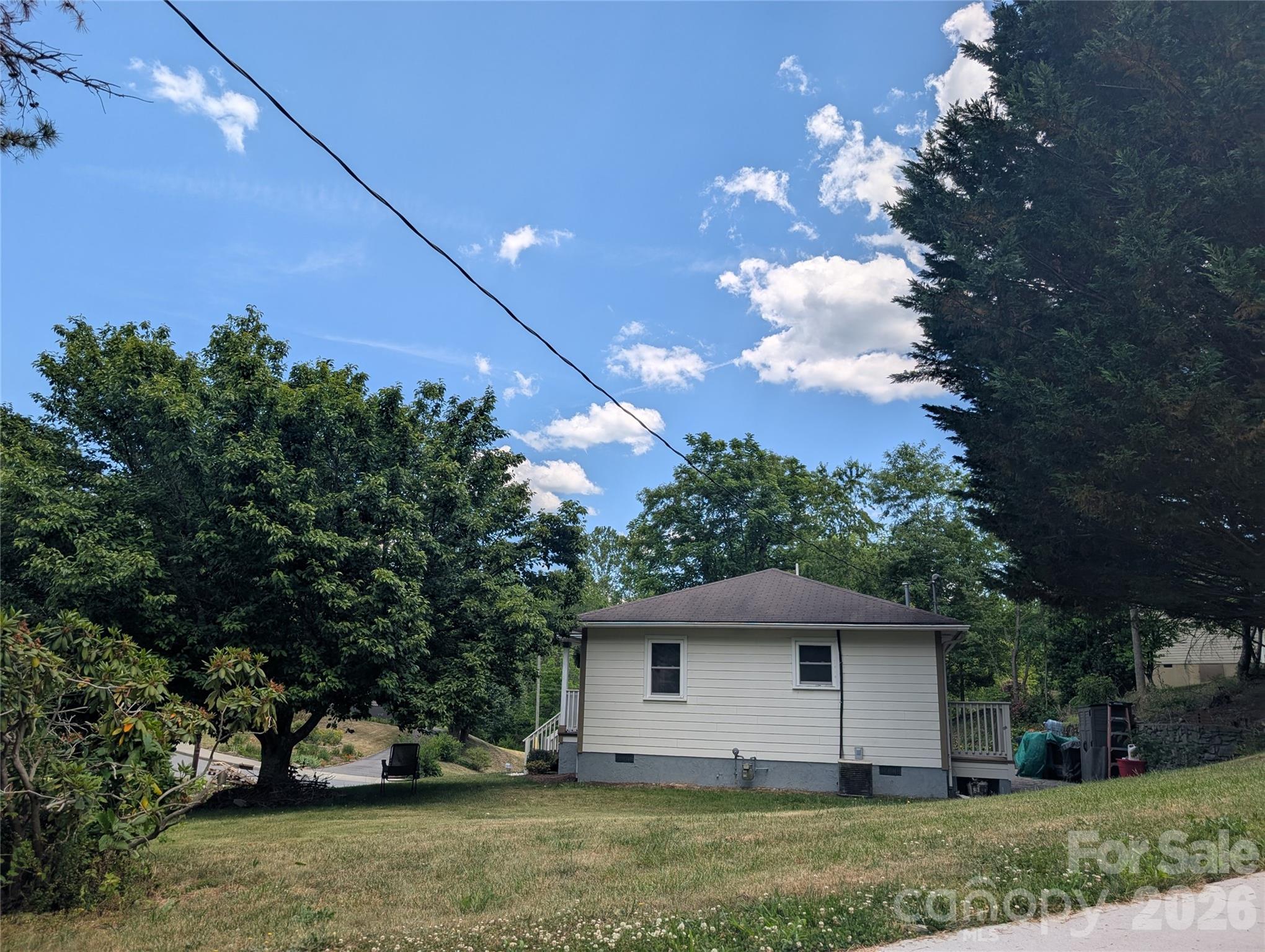 133 Highland Street — Weaverville