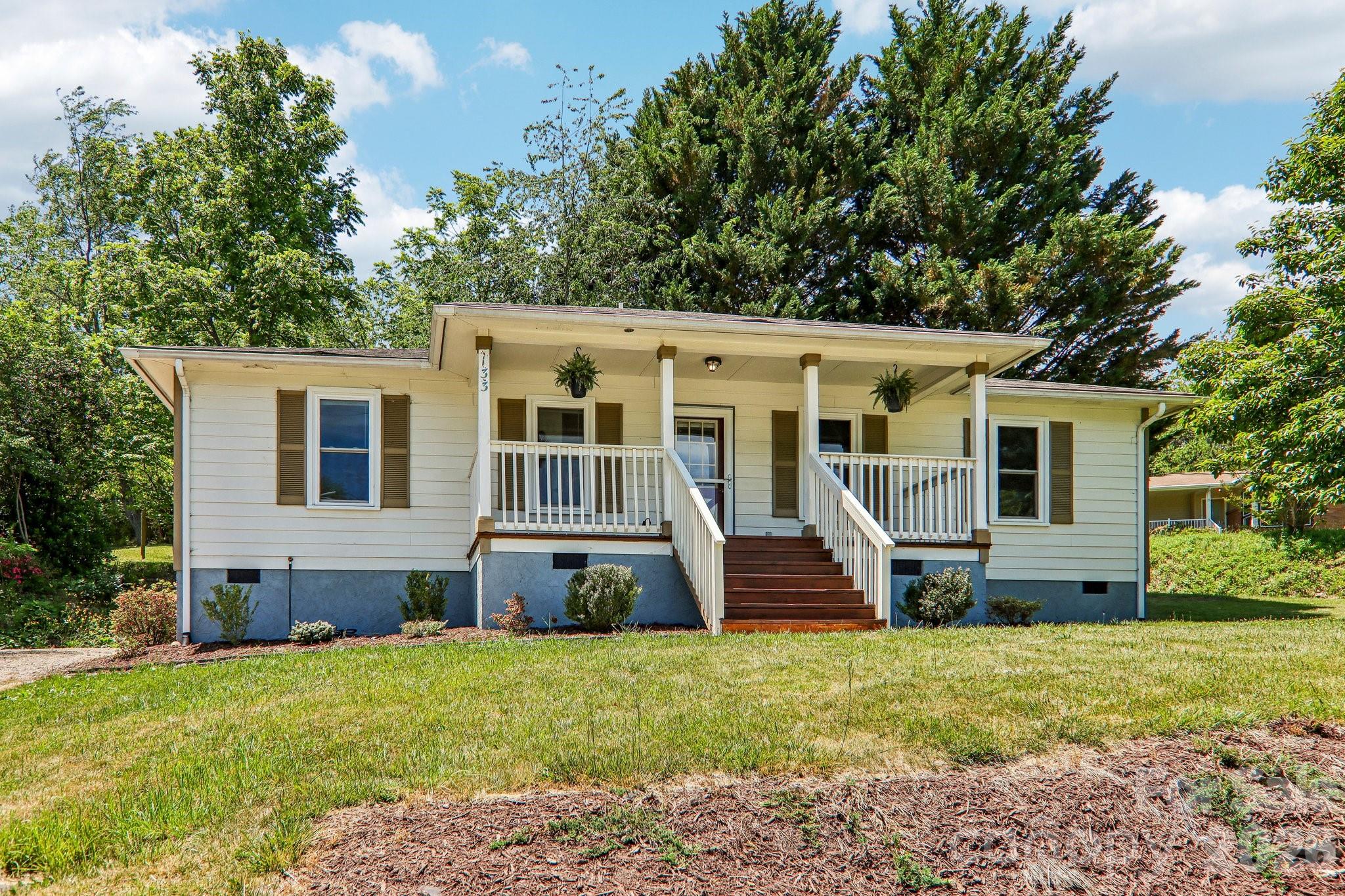 133 Highland Street — Weaverville