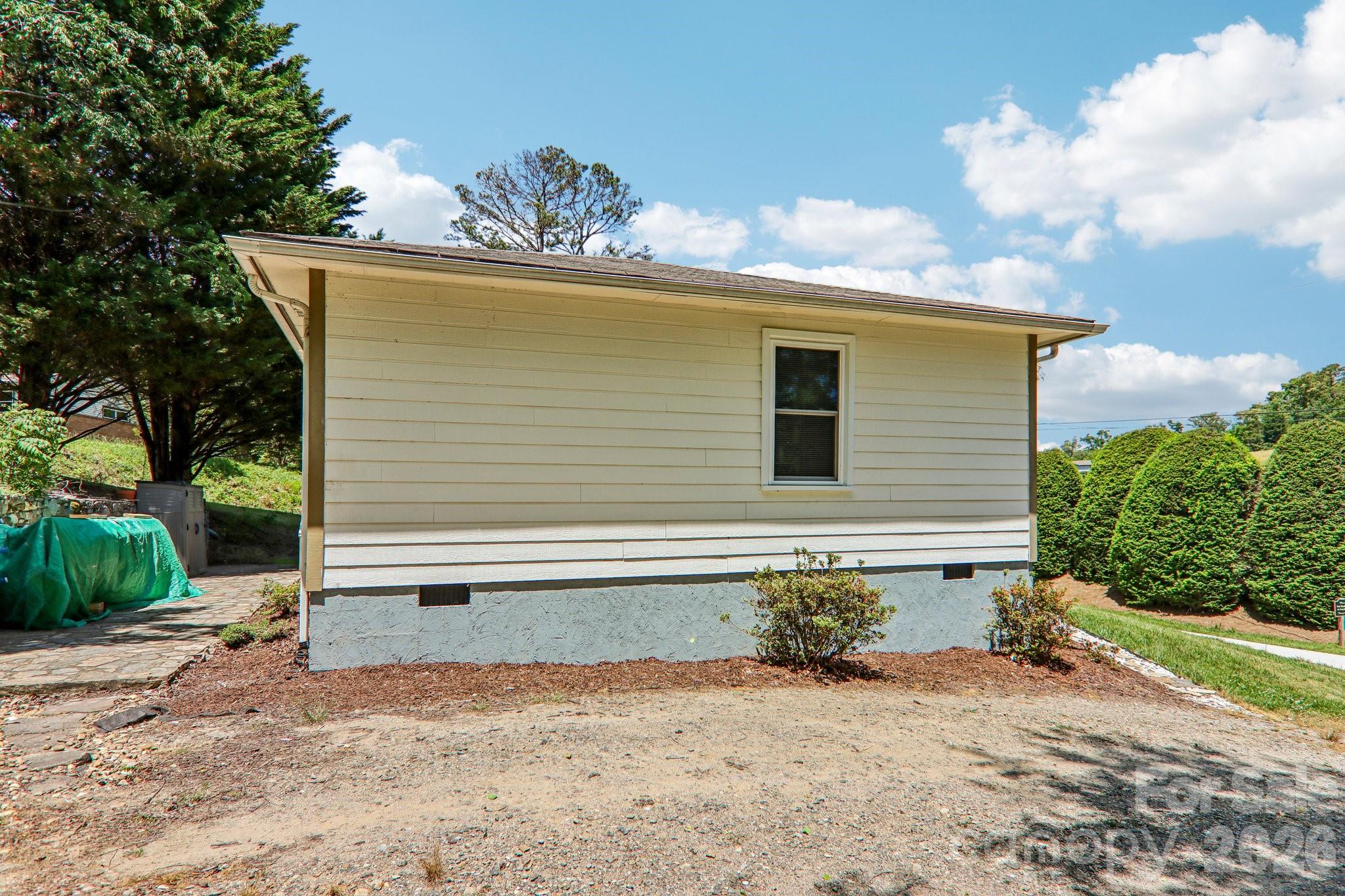 133 Highland Street — Weaverville