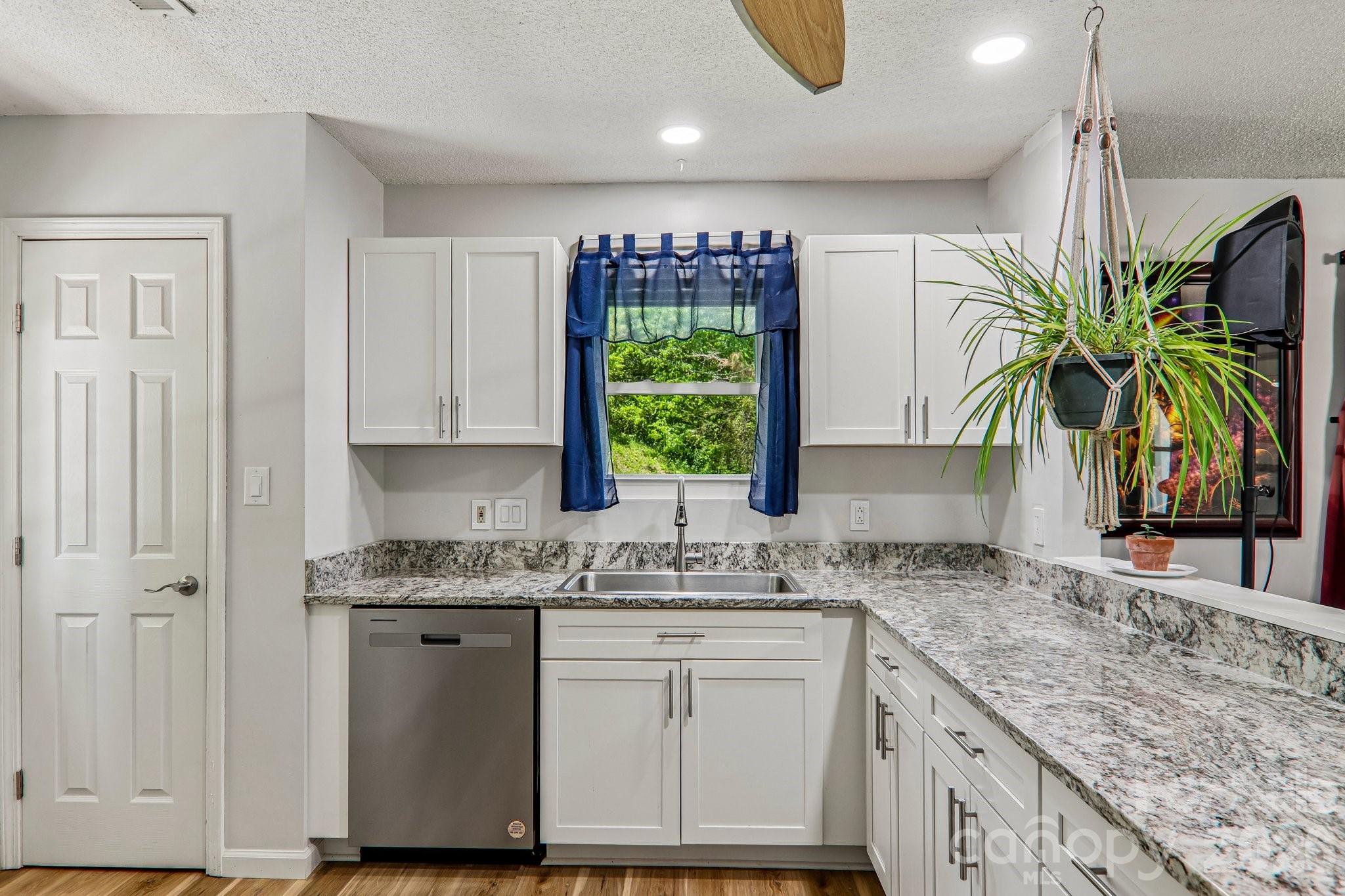133 Highland Street — Weaverville
