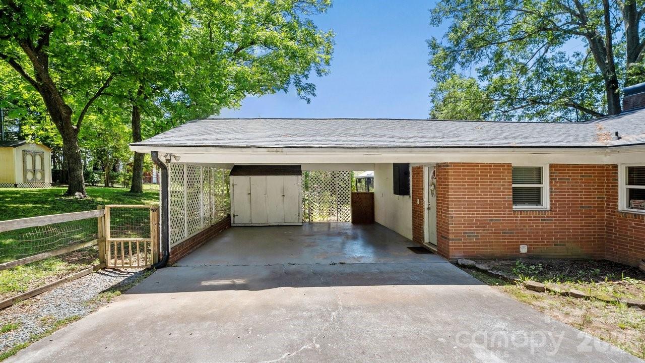 1201 Memory Lane — Monroe