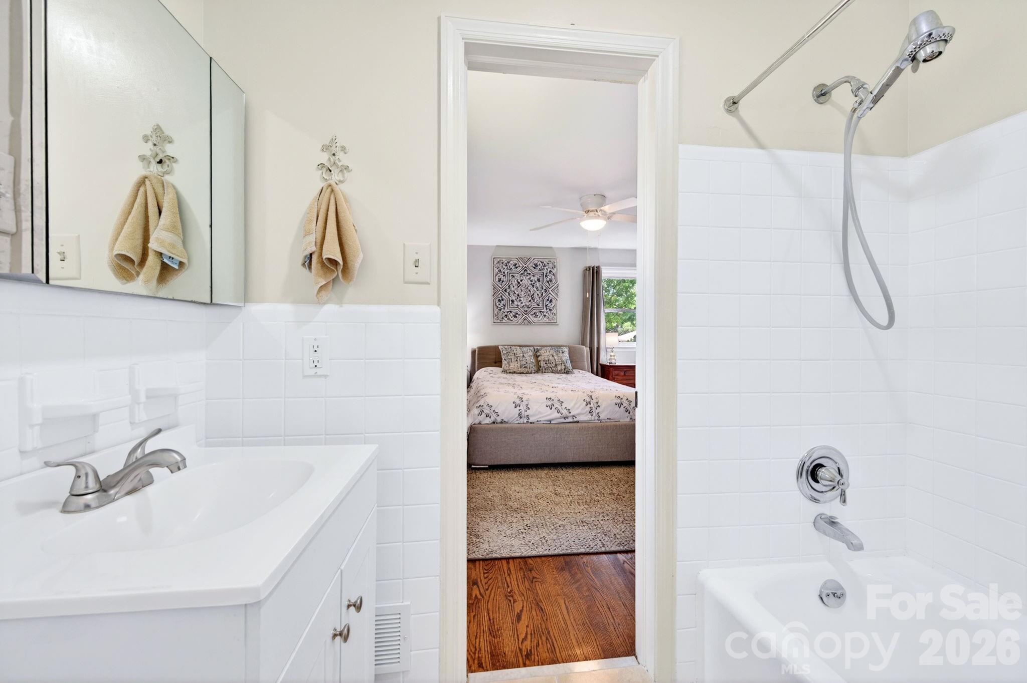 1 Oakwilde Drive — Asheville